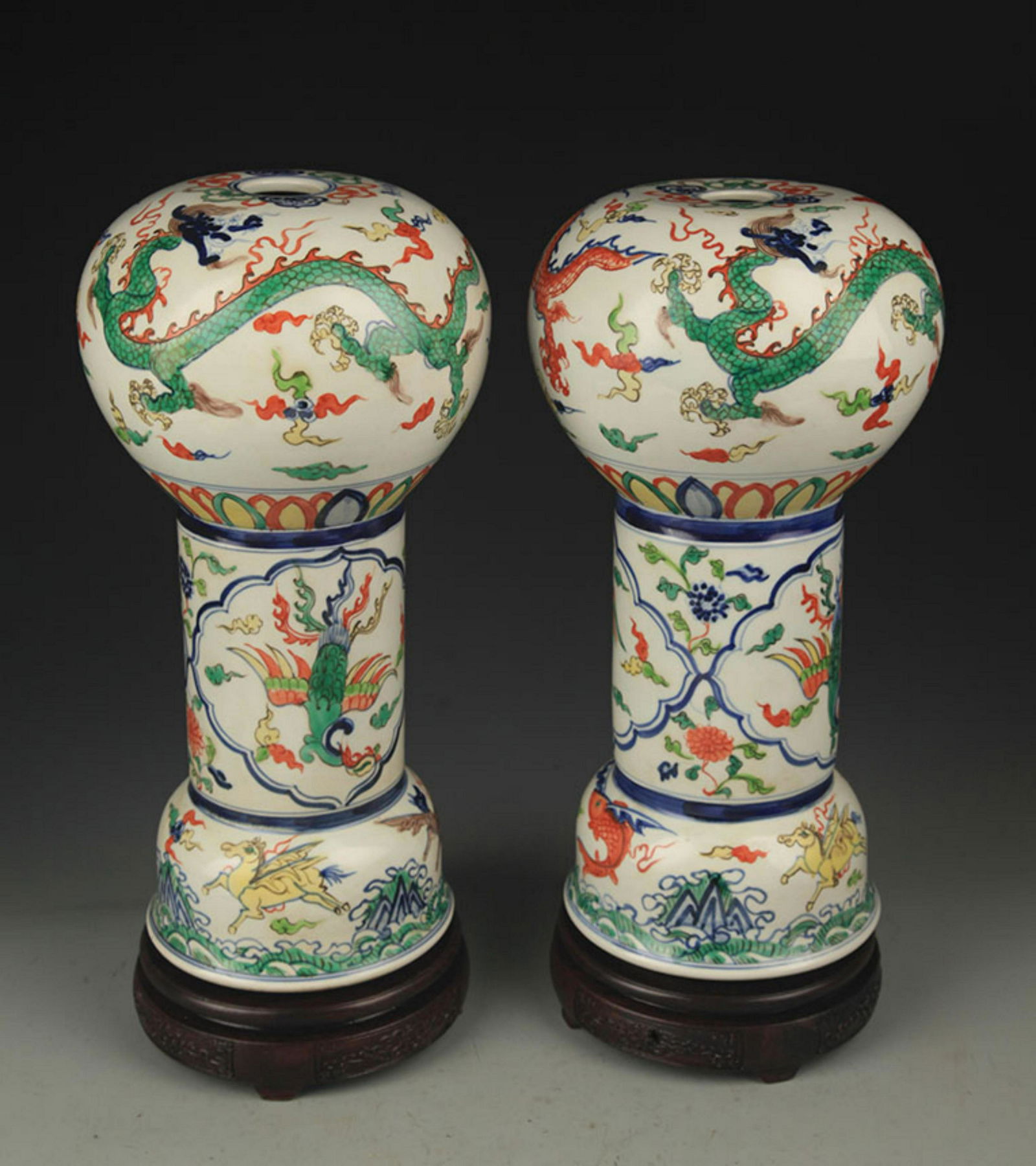 DOU CAI COLOR  DRAGON AND PHOENIX PATTERN VASE (1 of 5)