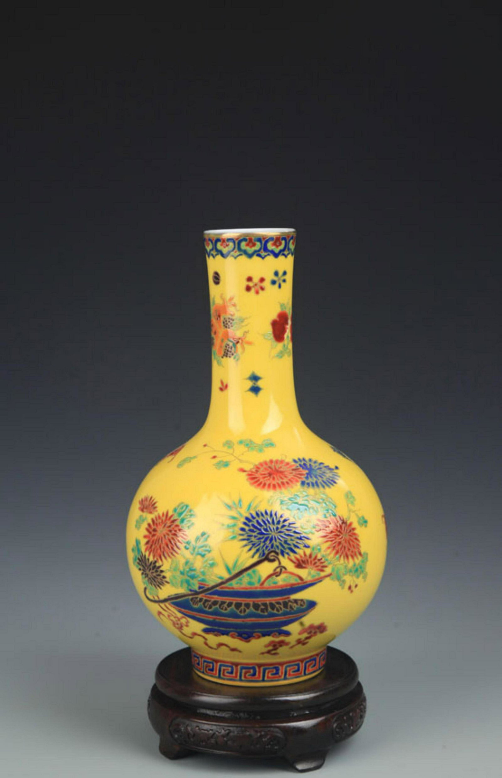 RARE YELLOW GLAZED CHRYSANTHEMUM MOON VASE (1 of 6)