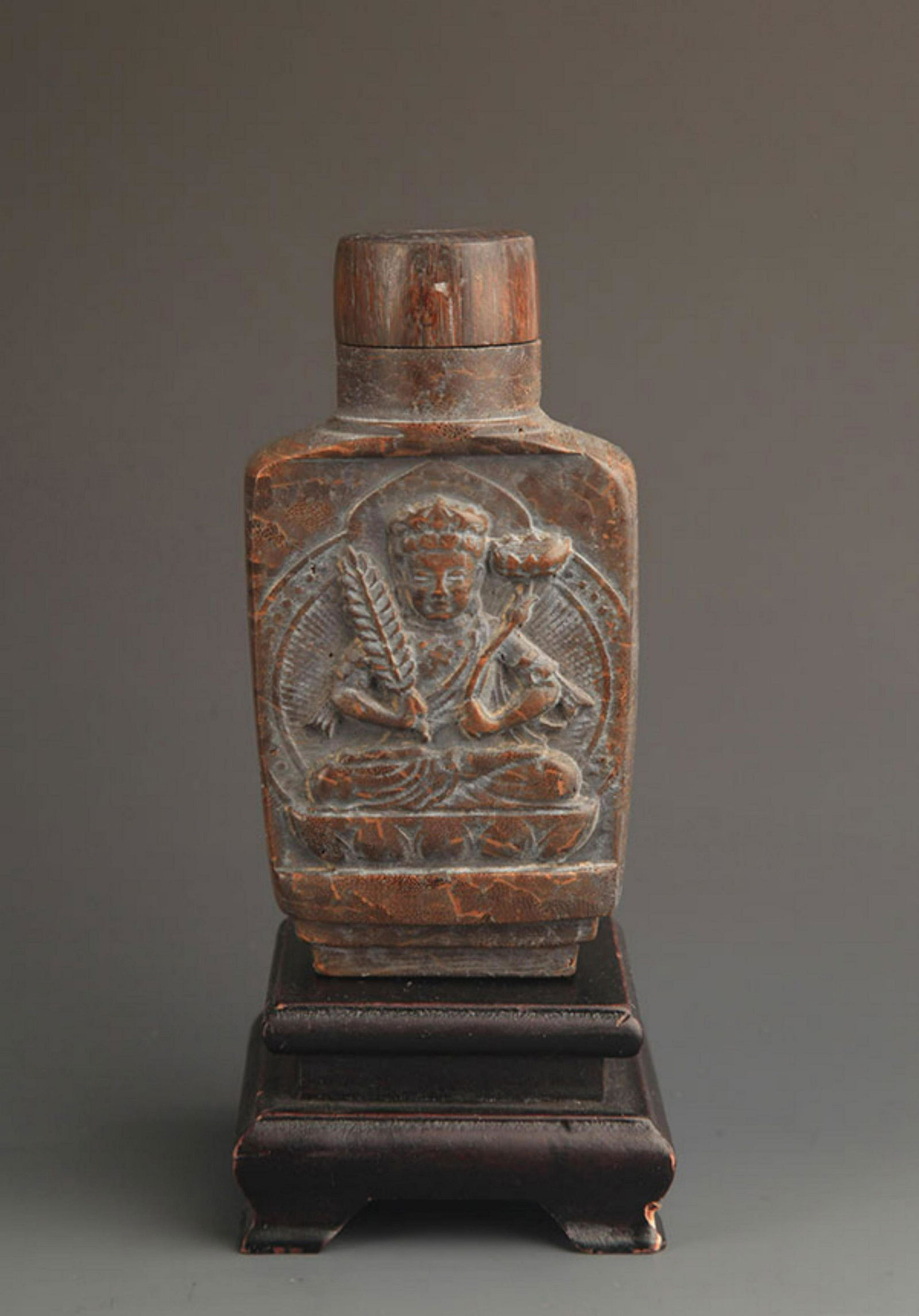 A FINE DRAGON CARVING WOOD MEDICINE BOTTLE (1 of 4)