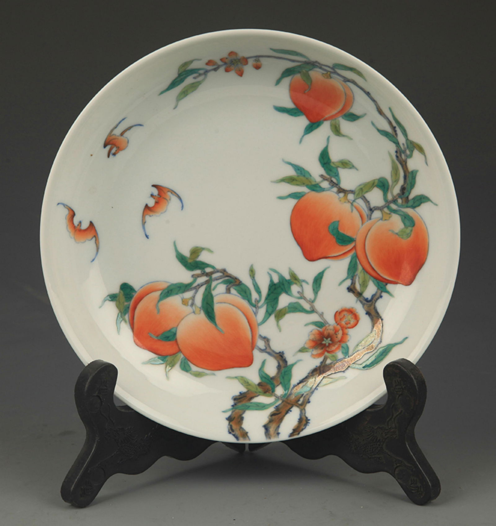 FAMILLE ROSE PEACH PATTERN PORCELAIN PLATE (1 of 3)