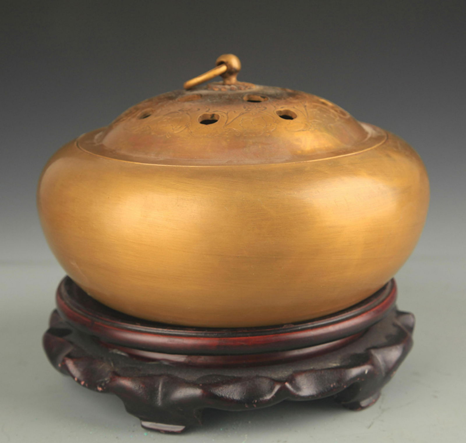 A BRONZE ROUND AROMATHERAPY BURNER (1 of 4)