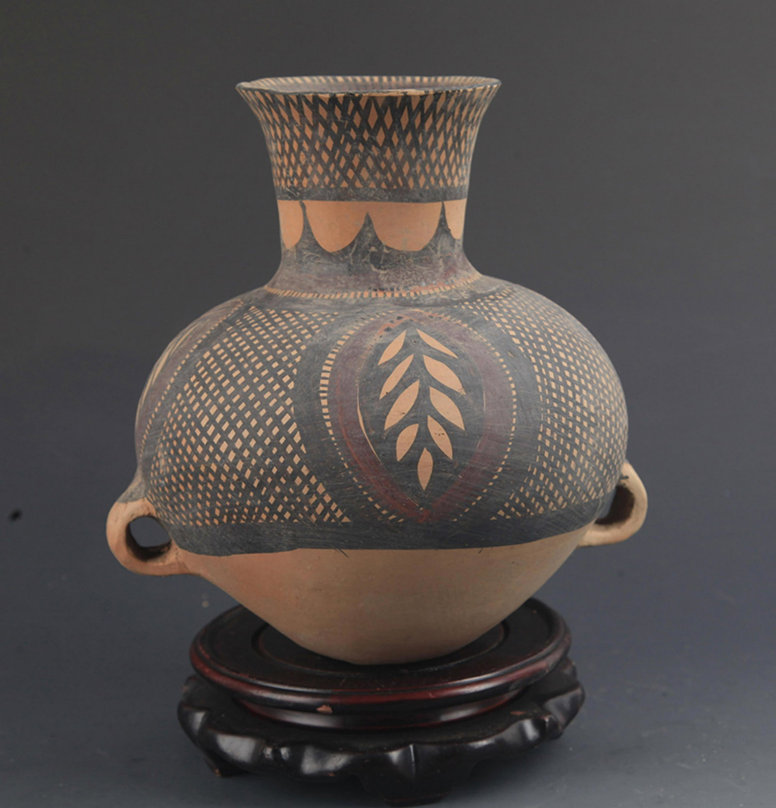 A ZHAO SHAO CULTURE STYLE POTTERY JAR: New Stone Age Period Style, High: 7.25 inch; Diameter:3.0 inch
