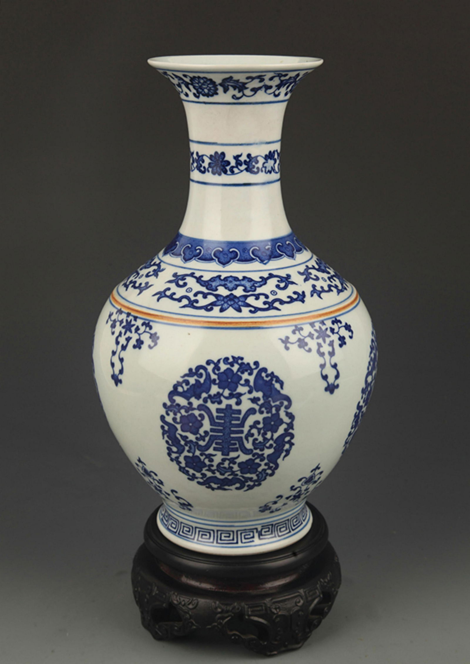 BLUE AND WHITE FIVE BAT PAINTED DECOREATIONAL VASE (1 of 5)