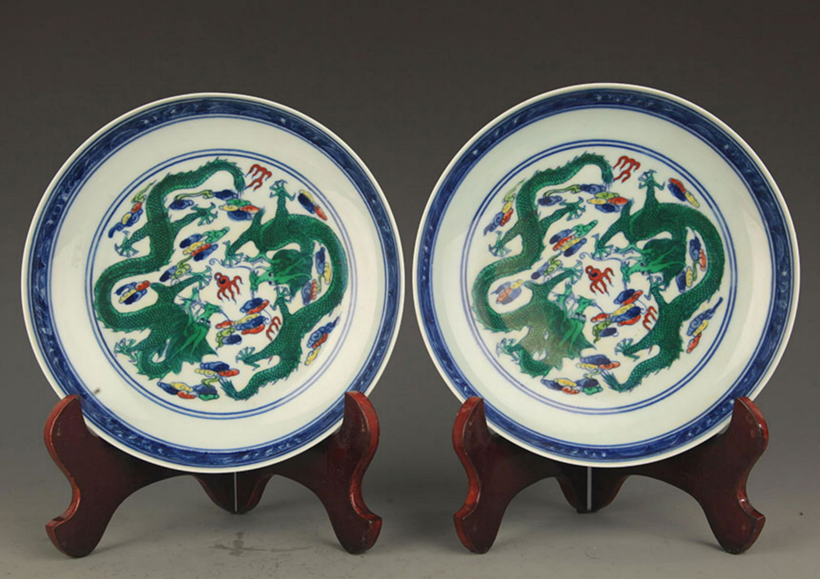 PAIR OF DOUCAI COLOR DRAGON PLATE (1 of 5)