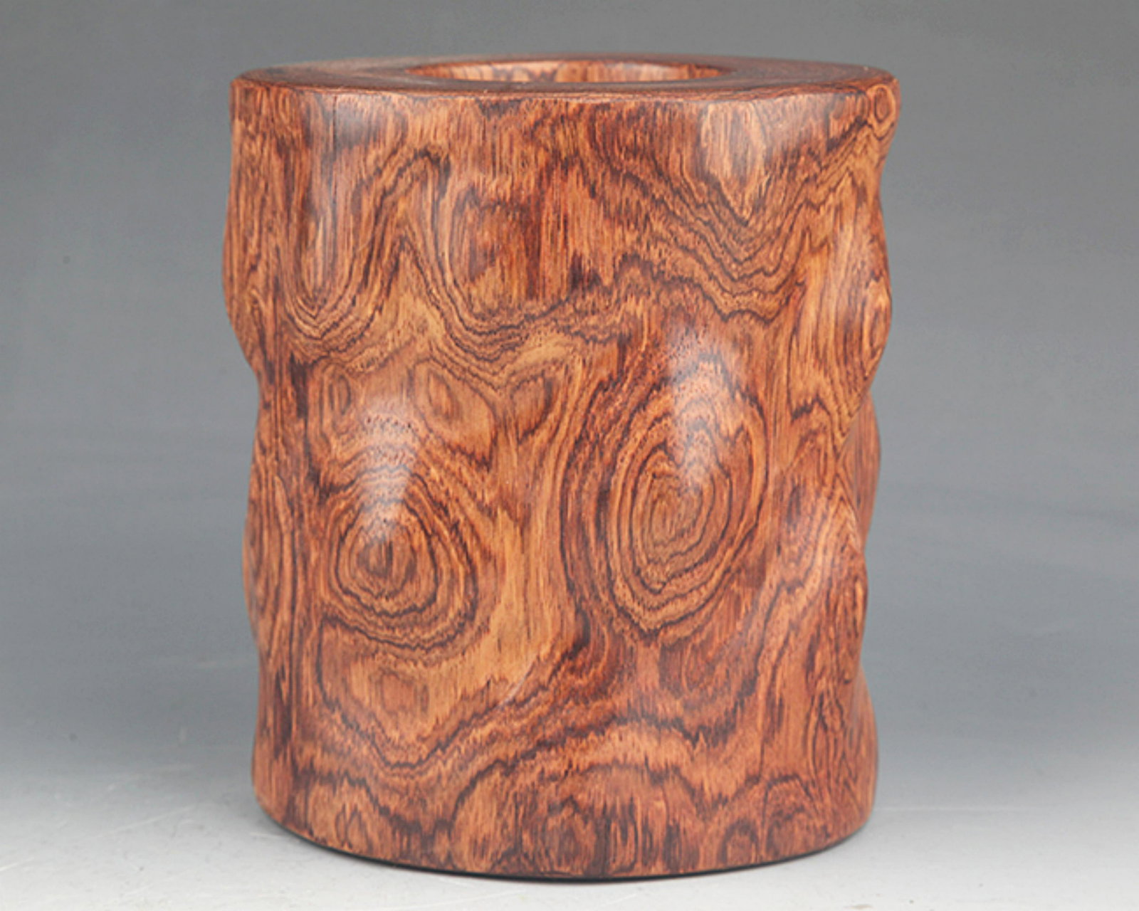 A FINE HUA LI MU BRUSH POT: Modern, High: 6.5 inch; Diameter: 5.75 inch