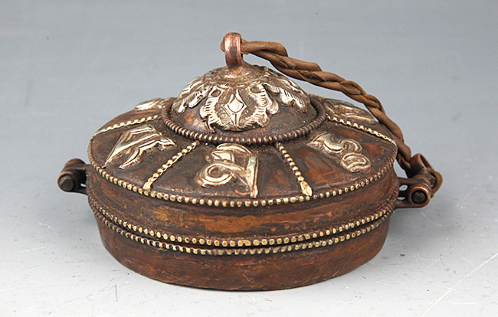 A FINE TIBETAN BUDDHISM BRONZE BELL WITH BOX (1 of 5)