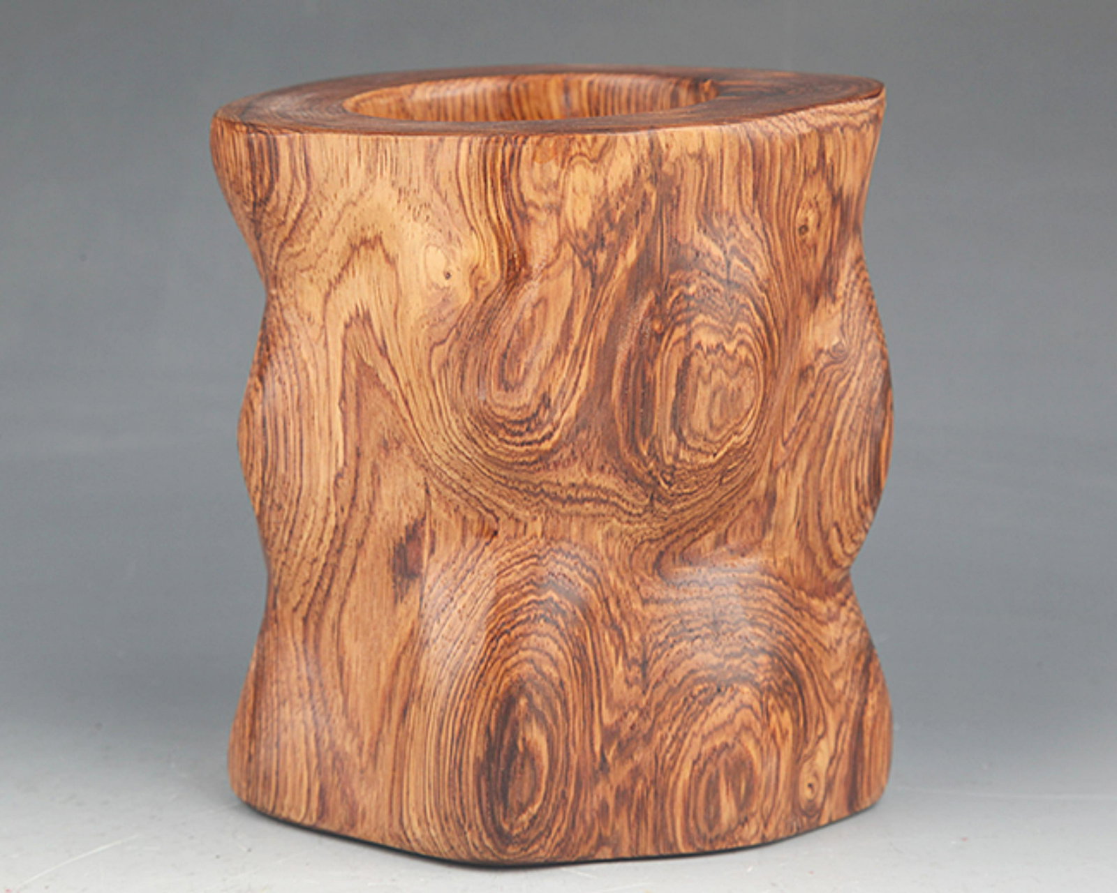A FINE HUANG HUA LI MU BRUSH POT: Modern, High: 5.75 inch; Diameter:3.07 inch; å¤–Diameter:5.3 inch