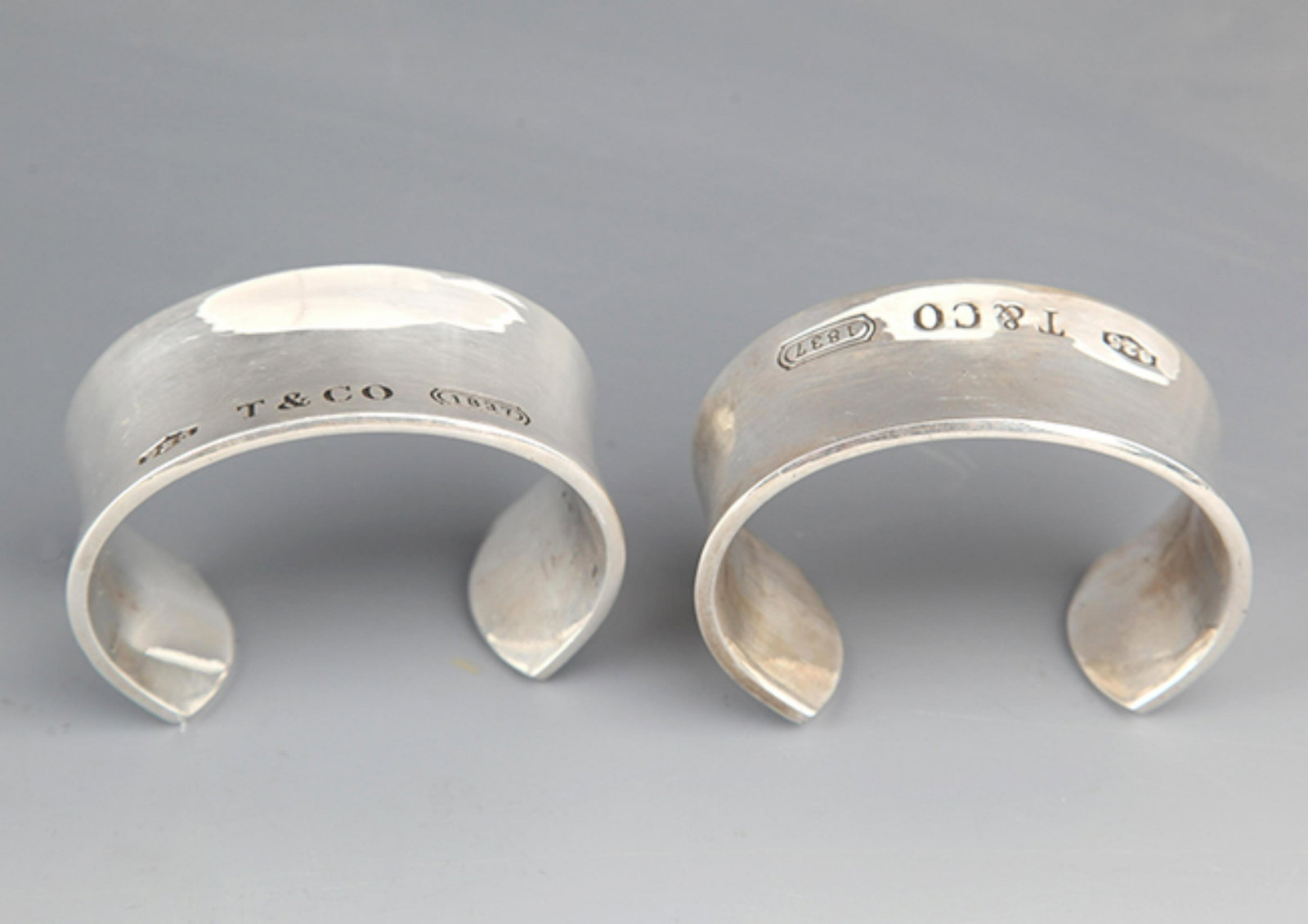 PAIR OF SILVER PLATED BANGLE (1 of 4)