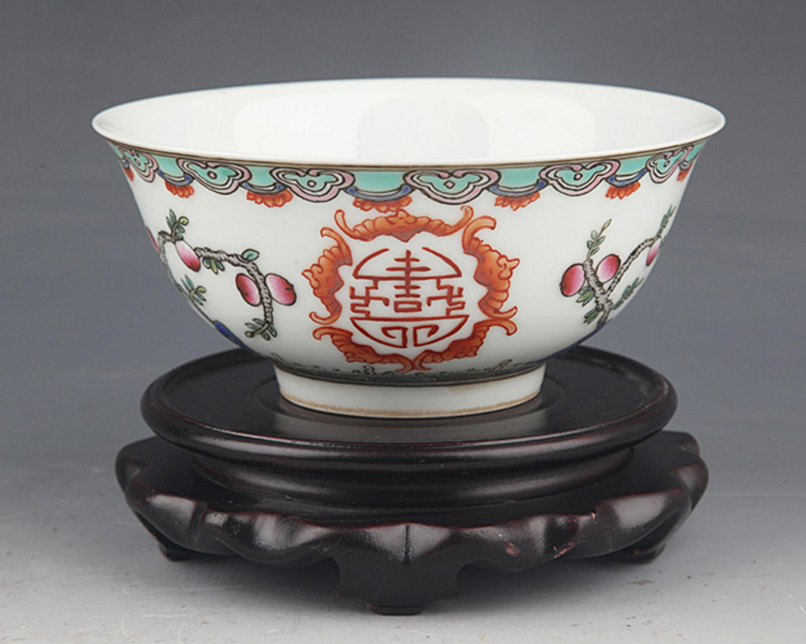 A FINELY PAINTED WOODEN BUDDHA FIGURE (1 of 6)