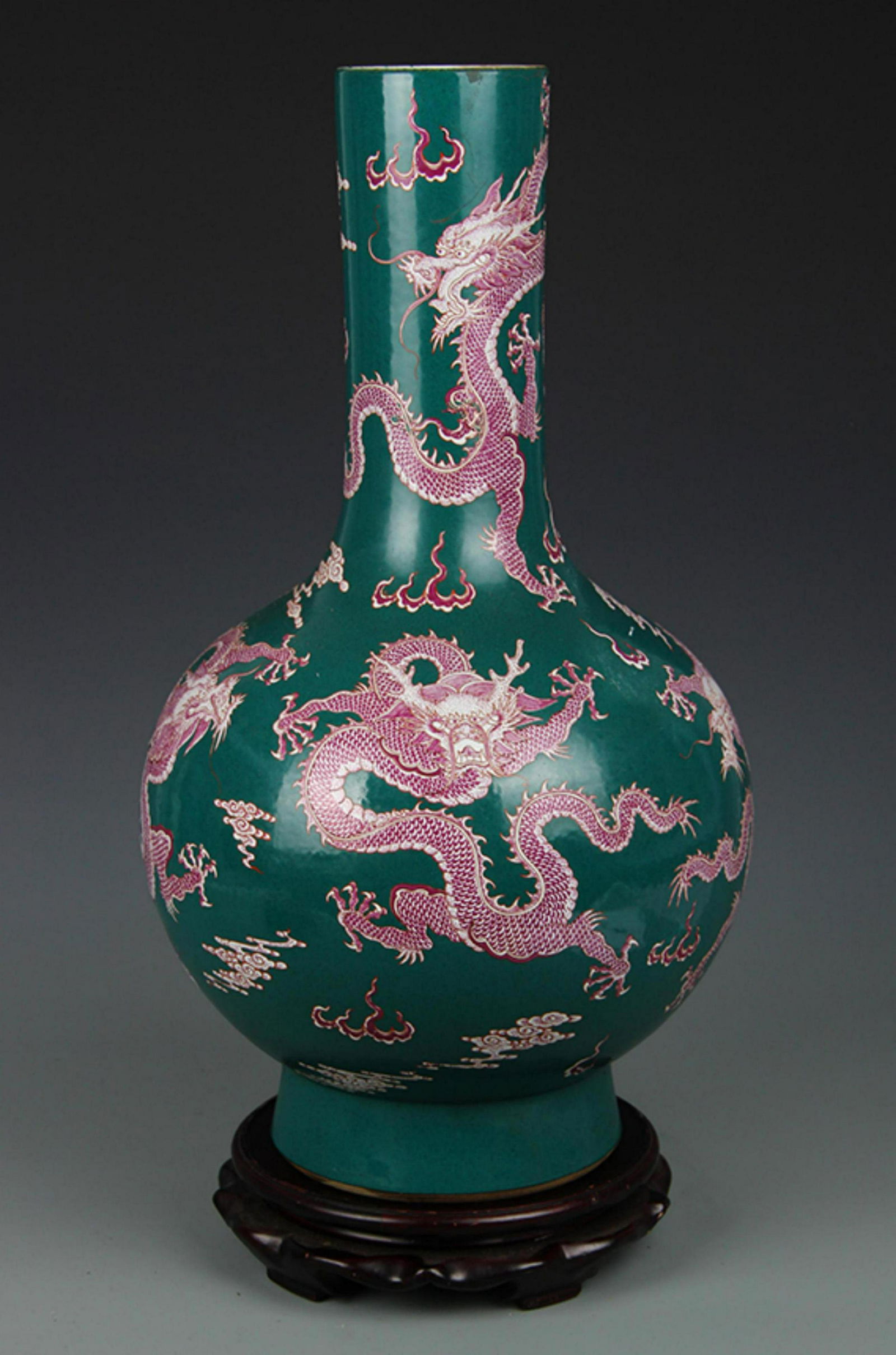 A FAMILLE ROSE DRAGON GLOBULAR SHAPE VASE (1 of 4)