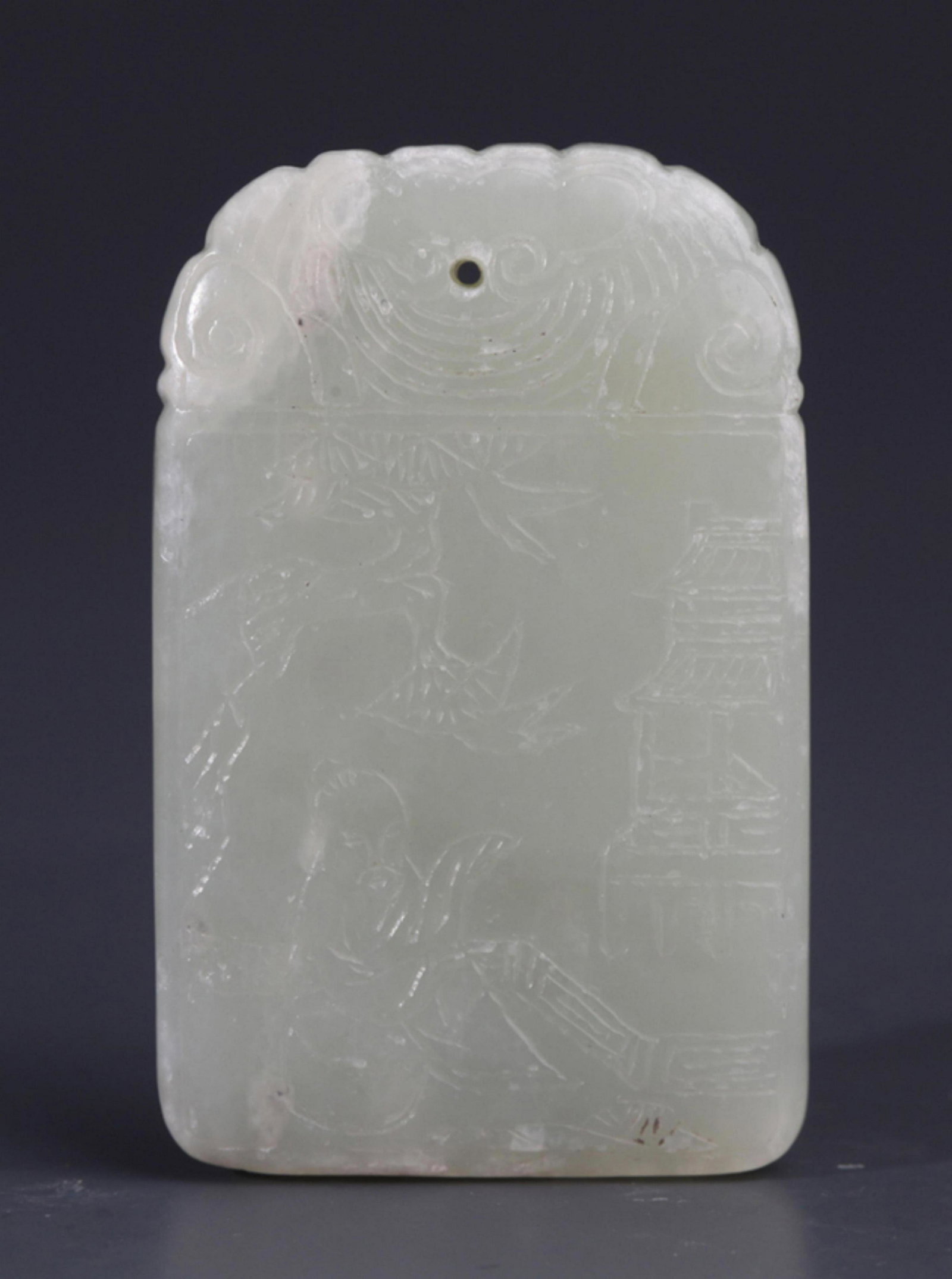 A FINE PALE CELADON JADE PENDANT (1 of 4)