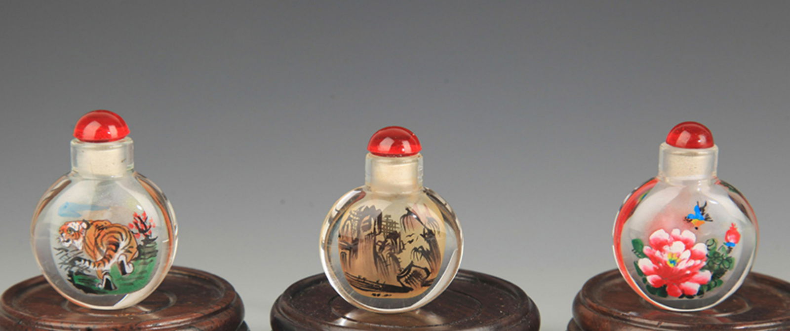 GROUP OF THREE INNER PAINTED GLASS SNUFF BOTTLE (1 of 3)