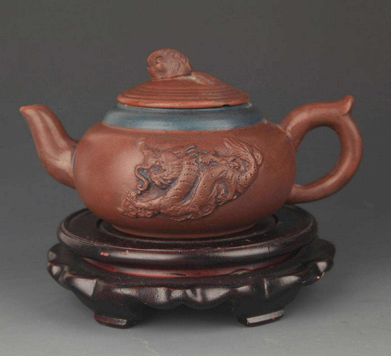 FINE ZHOU GUI ZHEN MARK ZISHA TEAPOT (1 of 4)