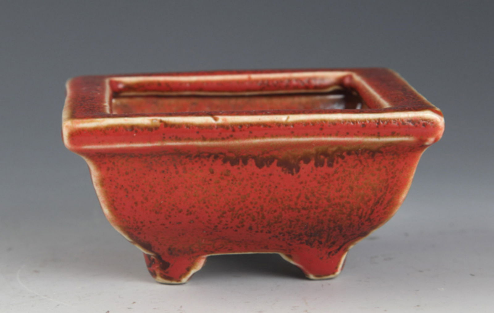 RED COLOR SQUIRE PORCELAIN FLOWERPOT (1 of 4)