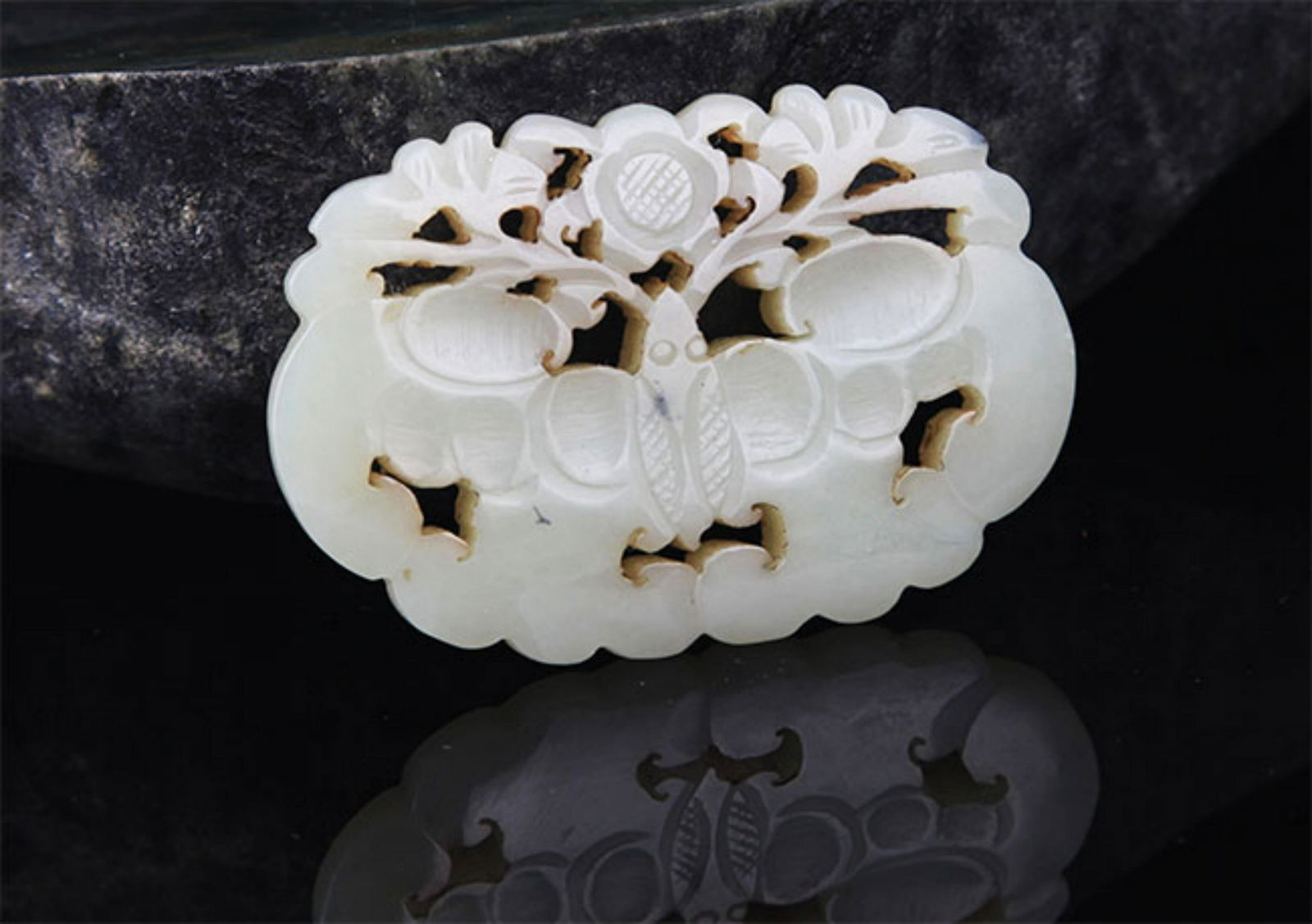 A FINE BAT PATTERN PALE CELADON JADE (1 of 3)