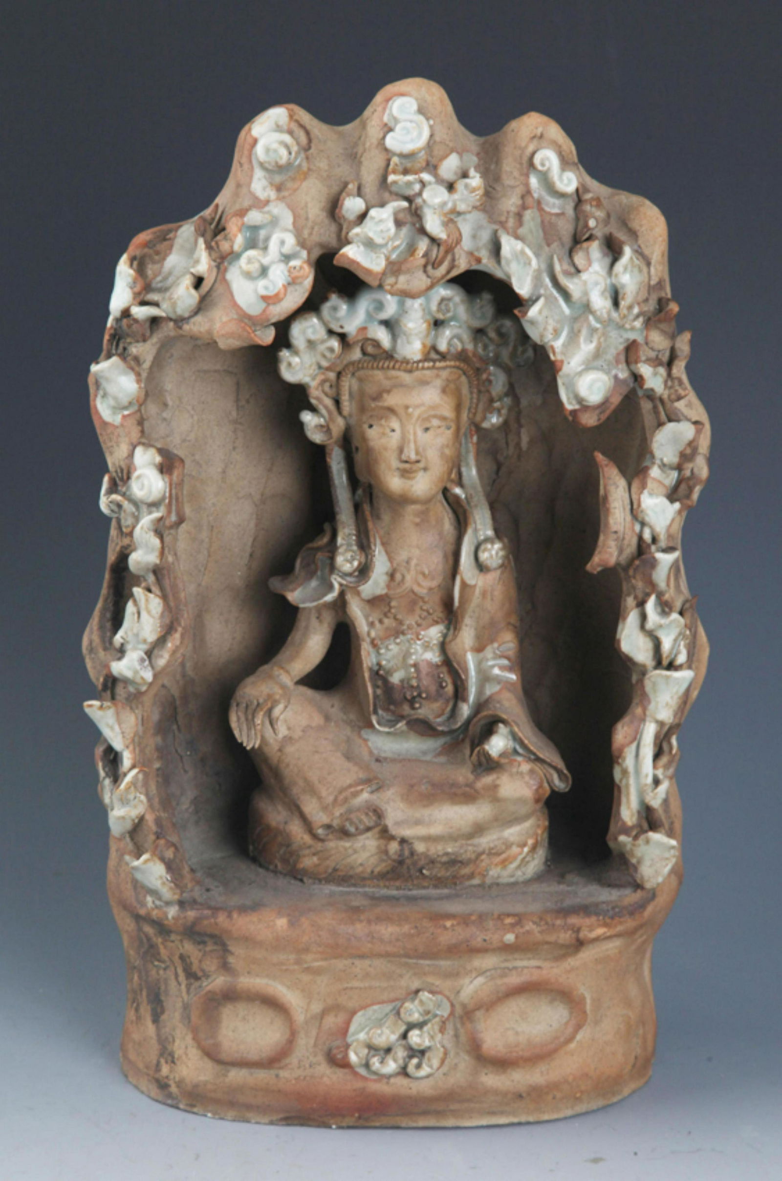 FINE PORCELAIN GUAN YIN MODEL, SHI WAN YAO (1 of 8)