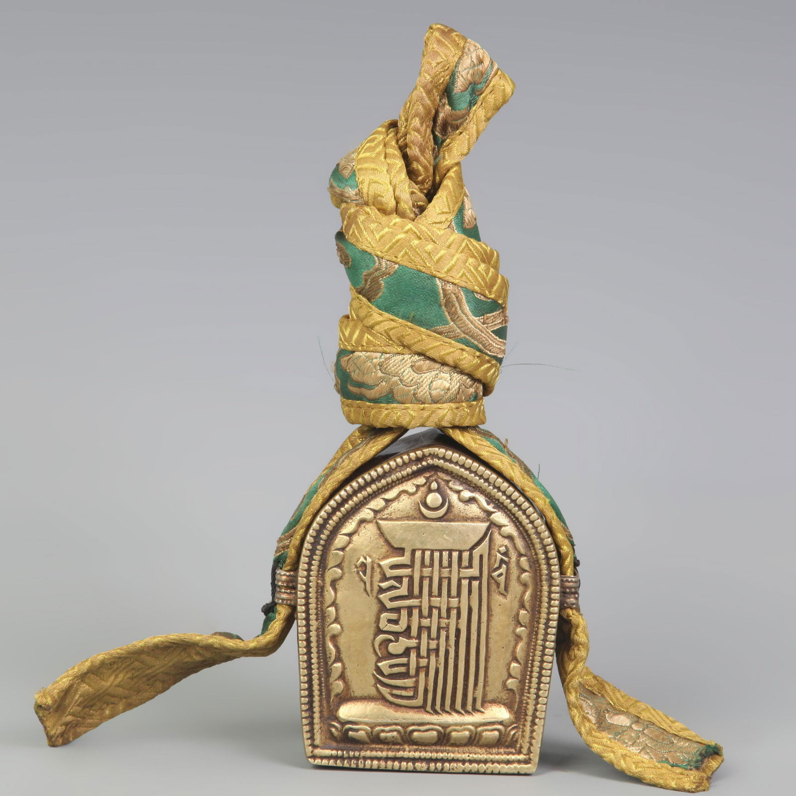 A FINE TIBETAN BUDDHISM BRONZE PENDANT (1 of 5)