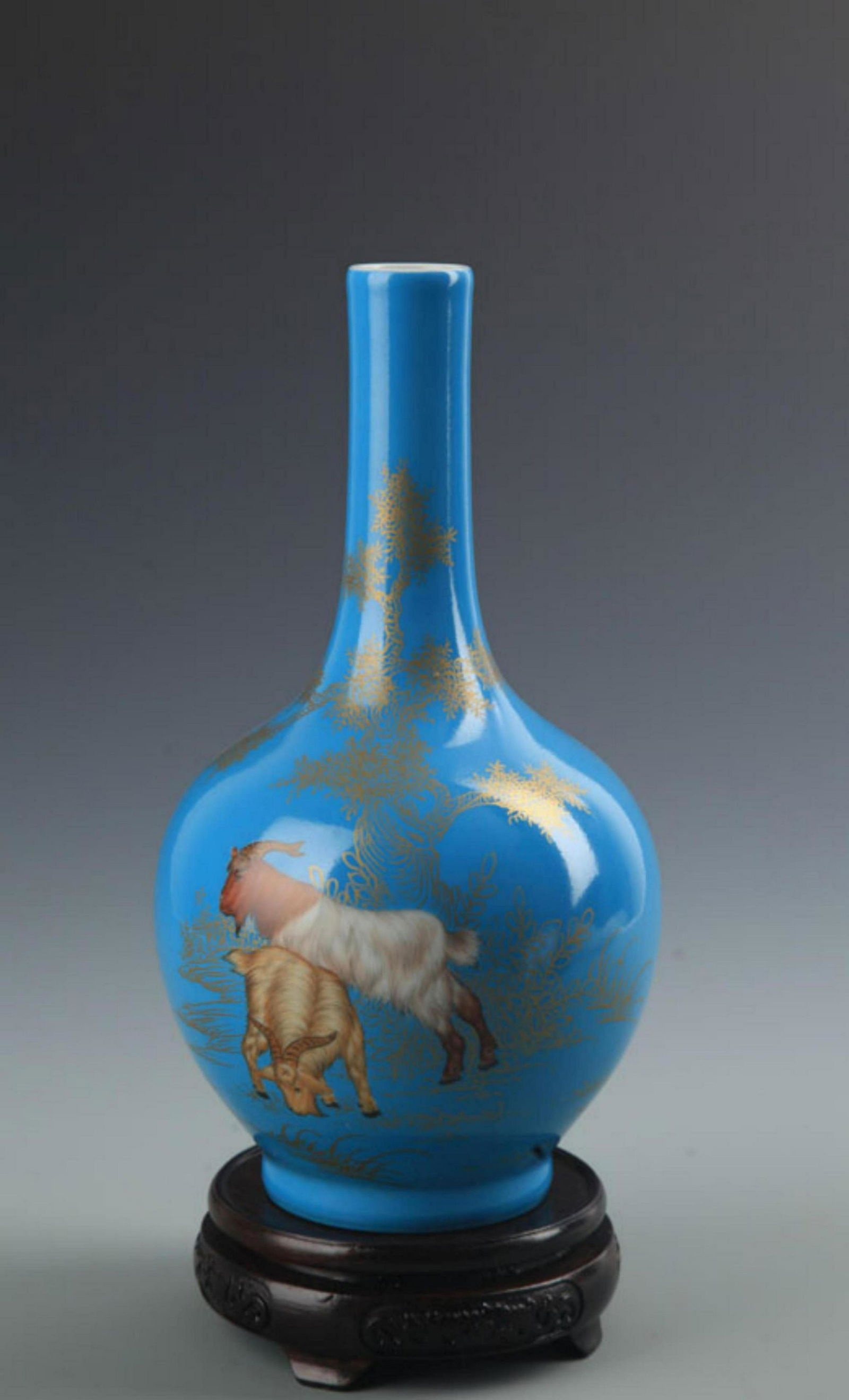RARE BLUE COLOR GLAZED SHEEP PATTERN PORCELAIN BOTTLE: Qing Dynasty, High:9.5 inch; Diameter:1.5 inch