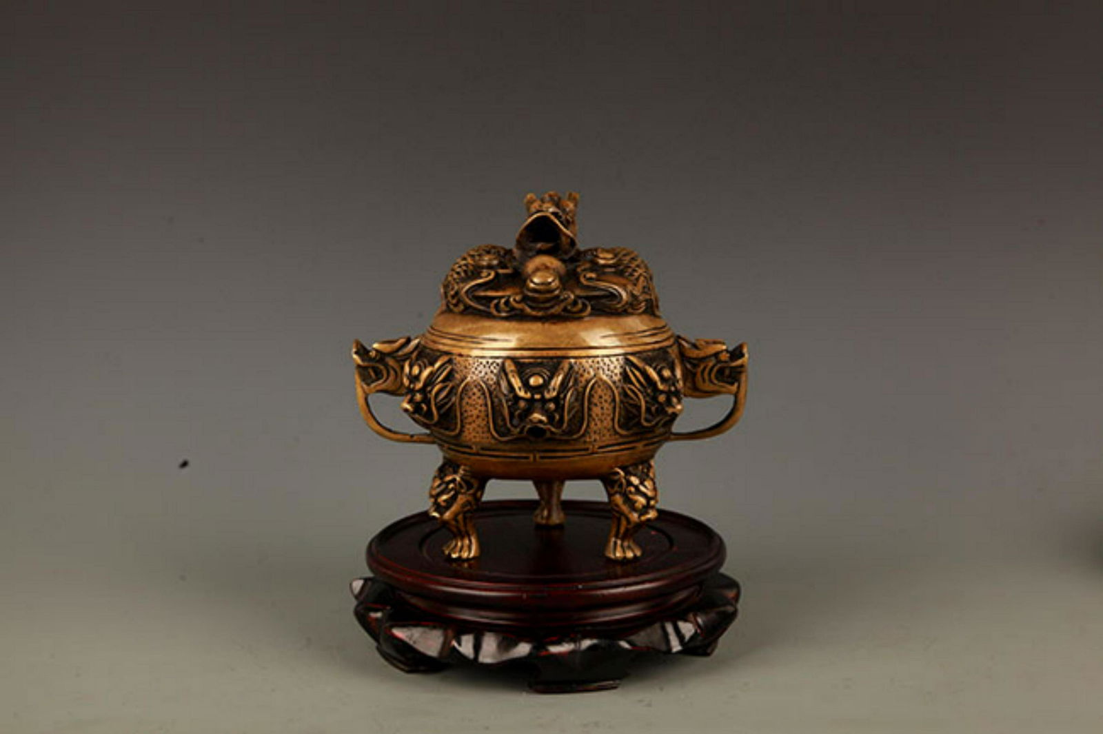 A FINE DRAGON CARVING BRONZE AROMATHERAPY (1 of 6)