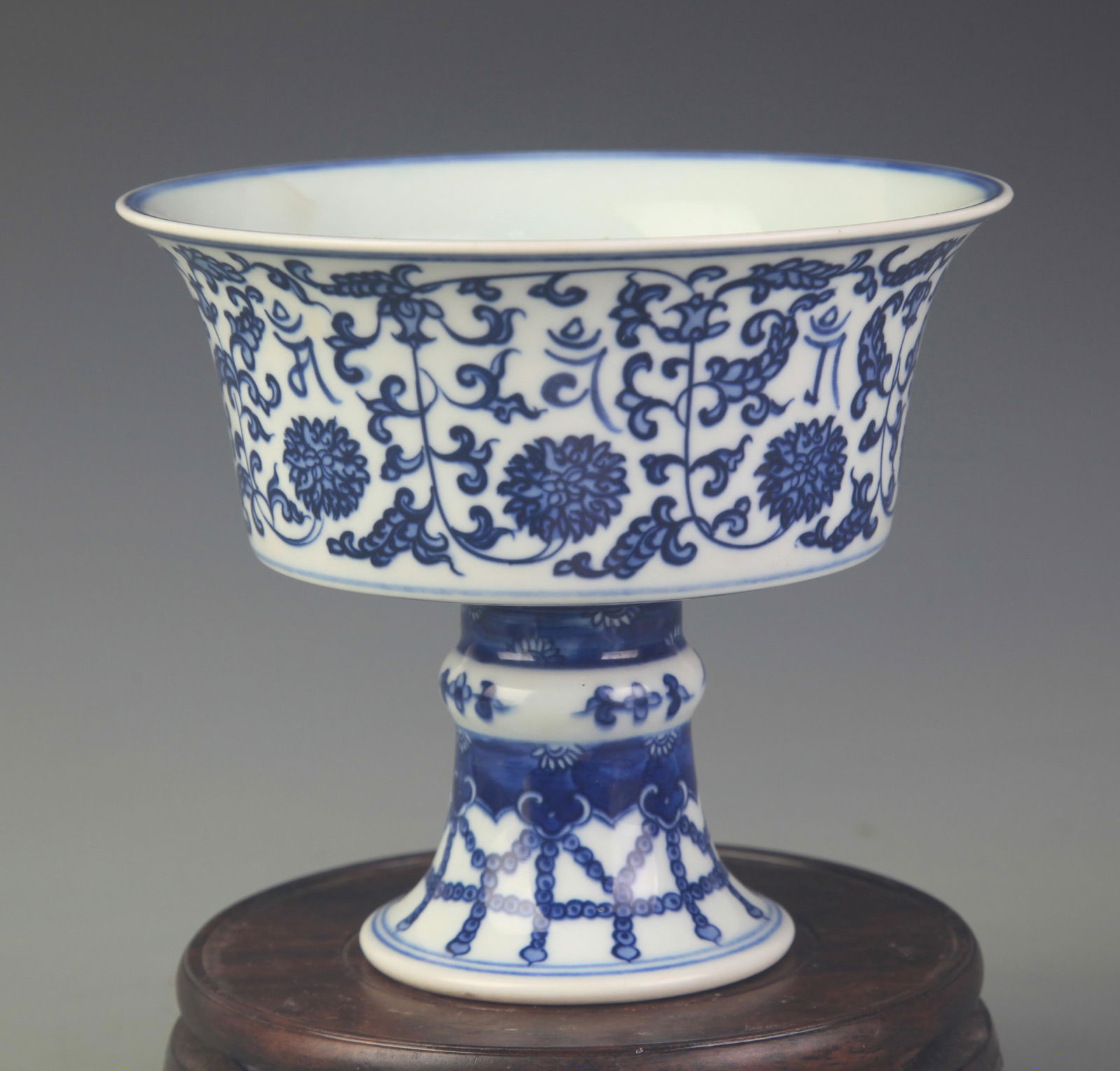 RARE BLUE AND WHITE  LOTUS PATTERN HIGH FOOT PORCELAIN (1 of 3)