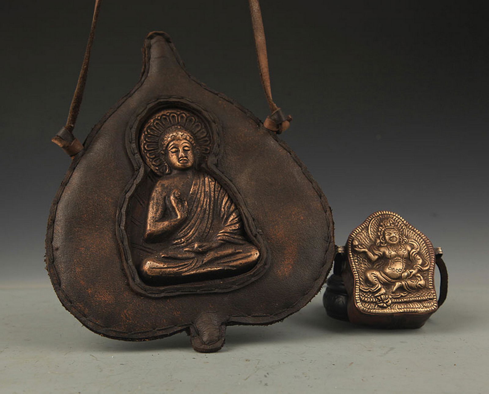 GROUP OF BRONZE TIBETAN BUDDHISM PENDANT (1 of 4)