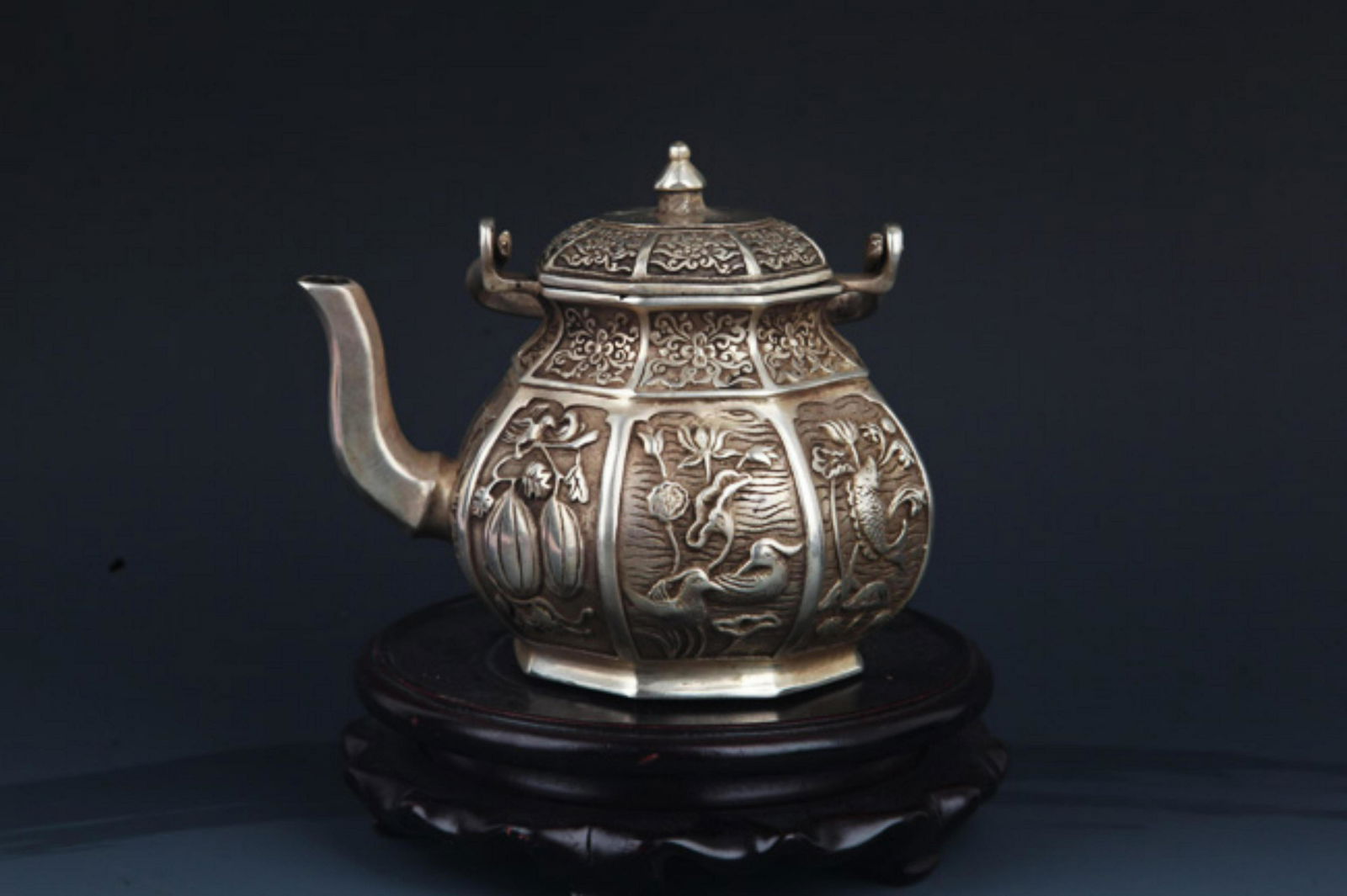 A FINELY CARVED SILVER PLATED BRONZE WATER POT (1 of 6)