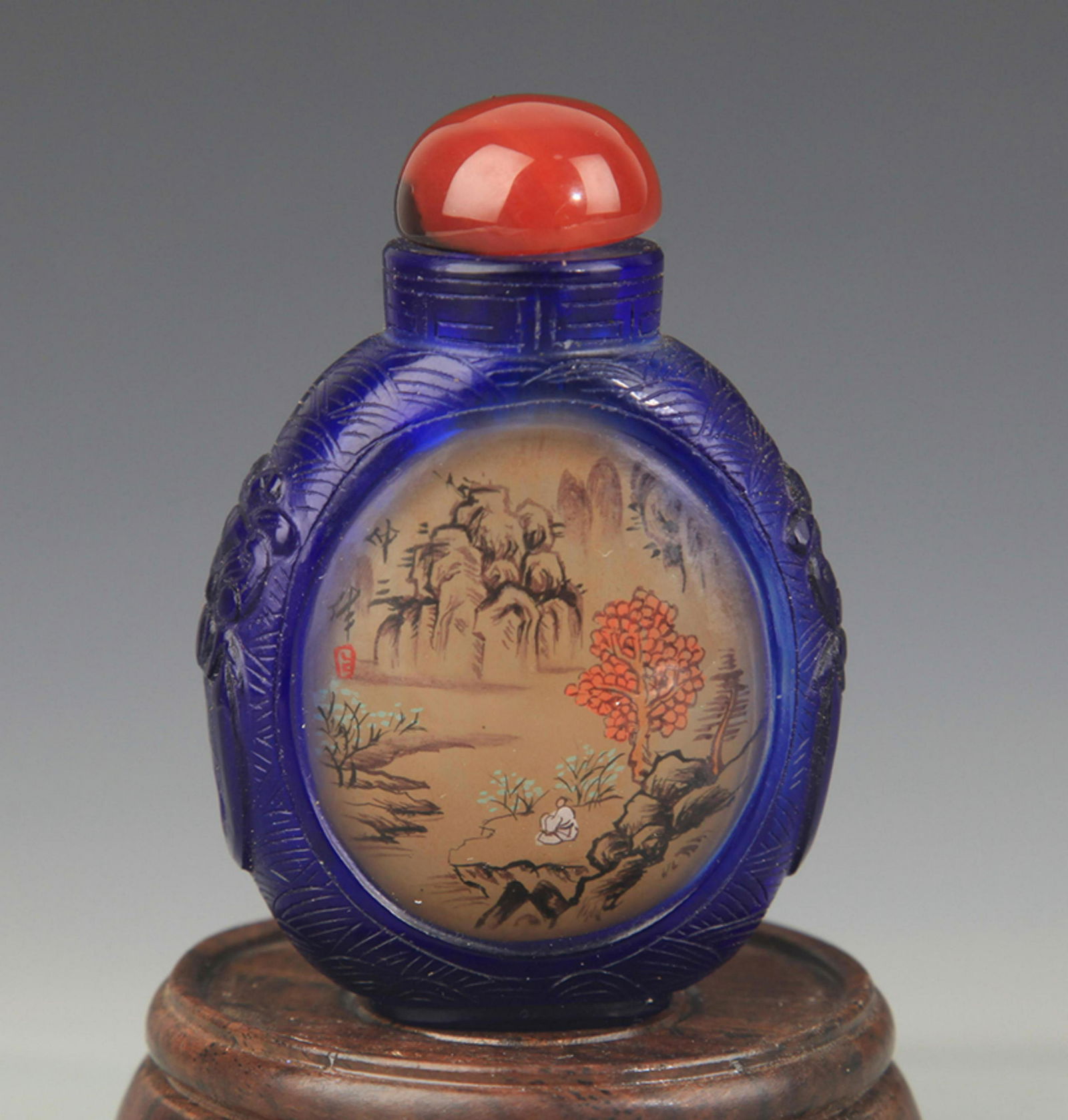 A FINE LANDSCAPING PAINTING SNUFF BOTTLE (1 of 4)