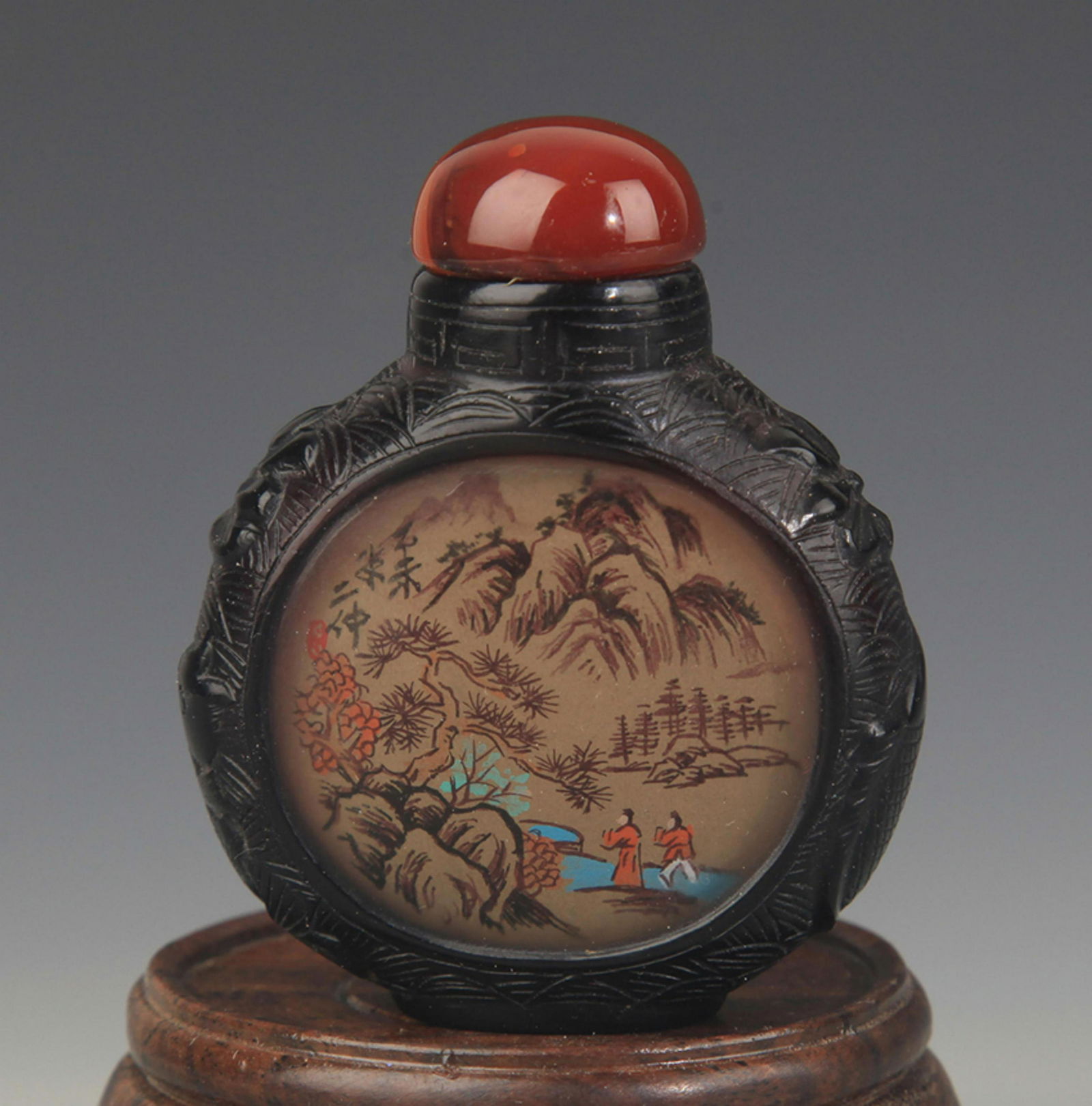 A FINE LANDSCAPING PATTERN GLASS SNUFF BOTTLE (1 of 4)