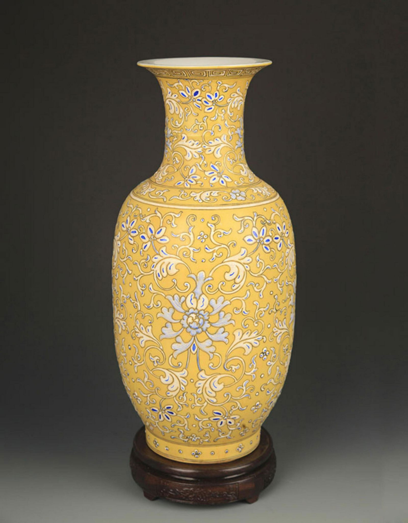 A YELLOW GLAZE ENAMEL COLOR LOTUS PAINTED VASE (1 of 5)