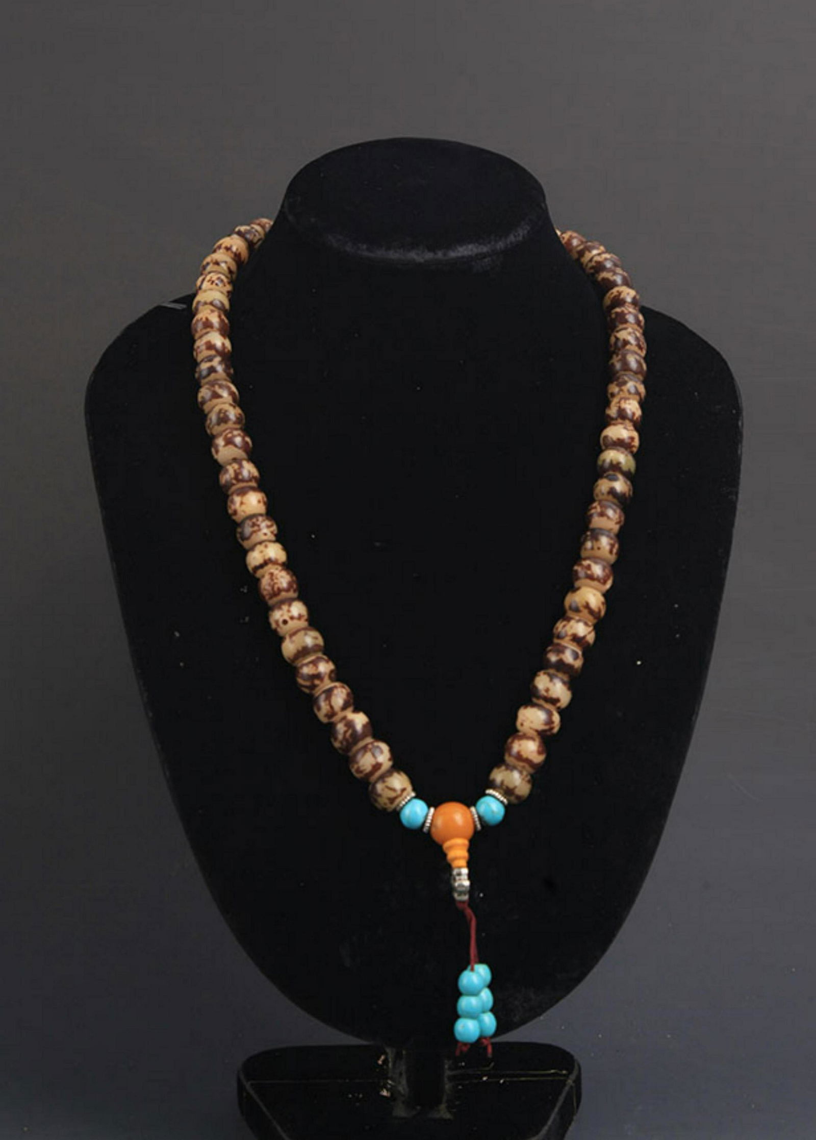 A FINE PU TI SEED PRAYER BEADS NECKLACE (1 of 5)