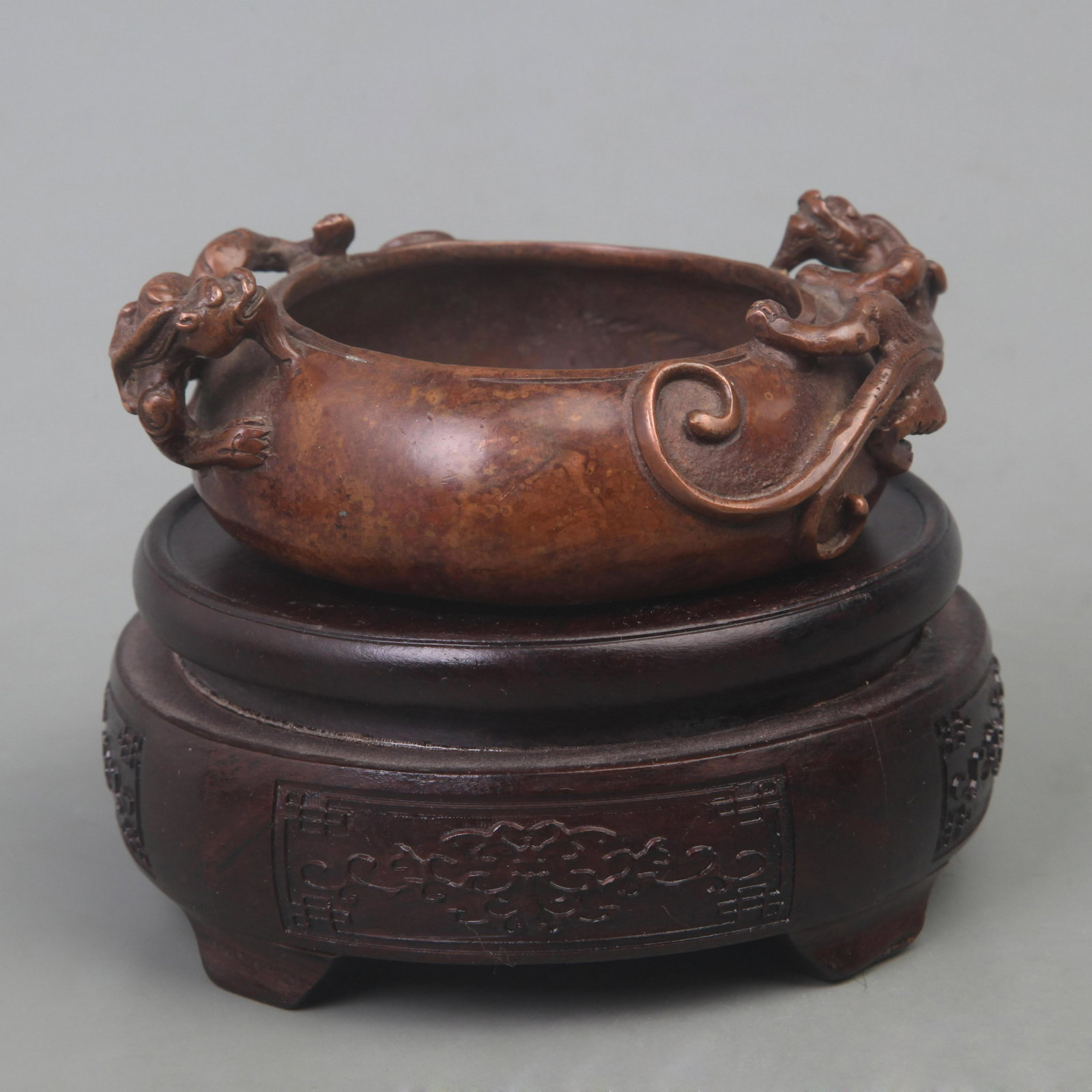 A FINE DRAGON EAR PATTERN BRONZE CENSER (1 of 5)
