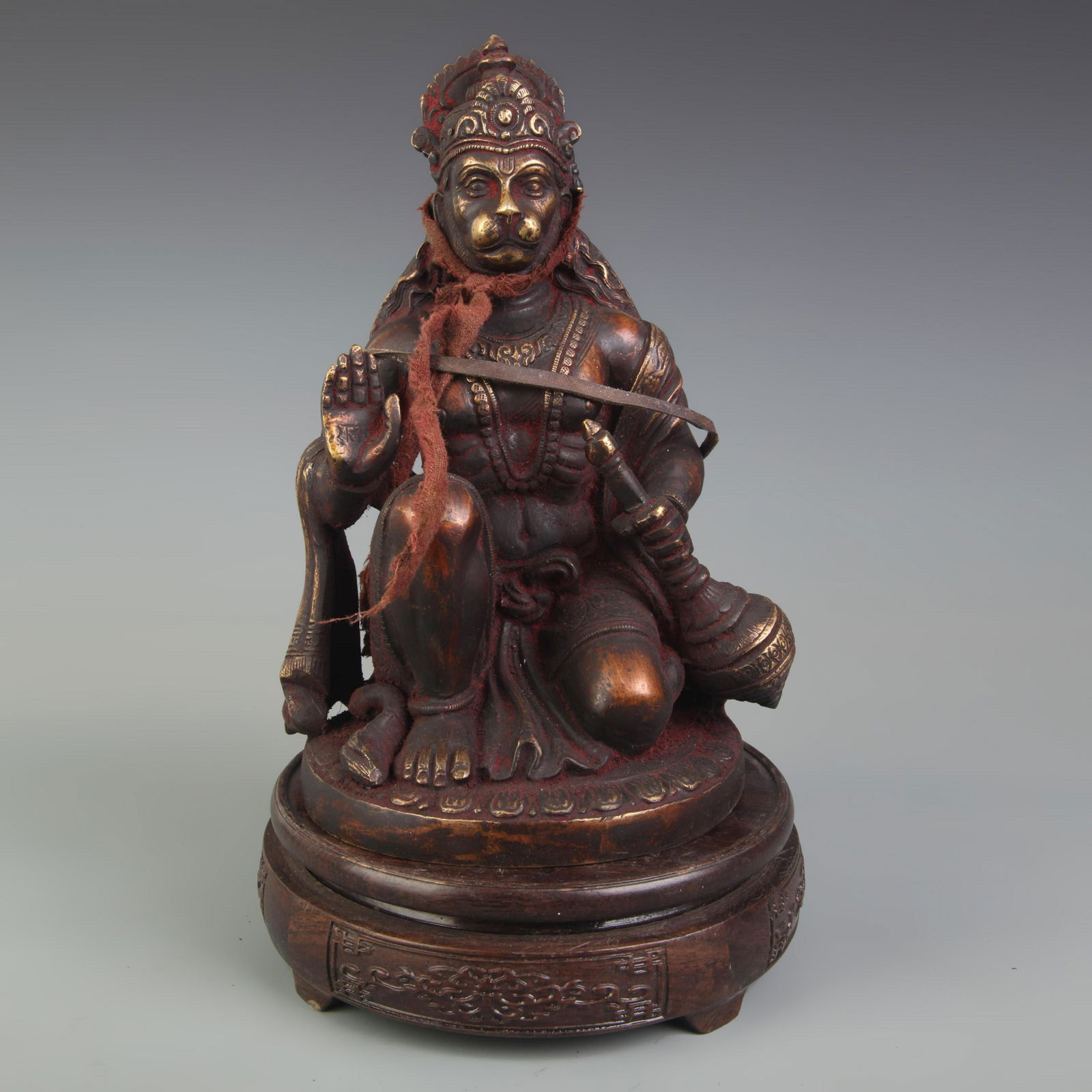 A FINE BRONZE BUDDHA STATUE (1 of 5)