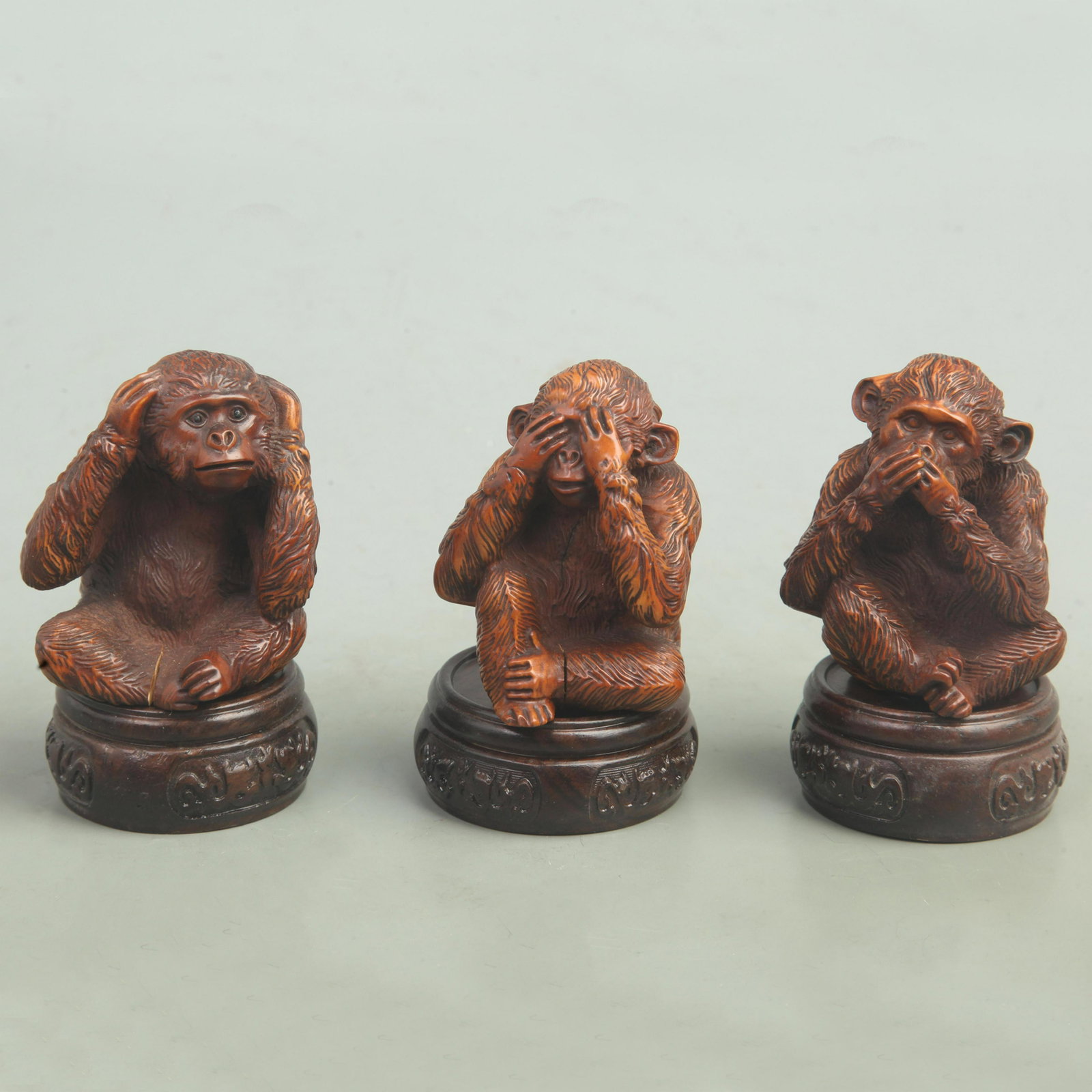 SET OF BOXWOOD MONKEY PATTERN DECORATION: Size Various