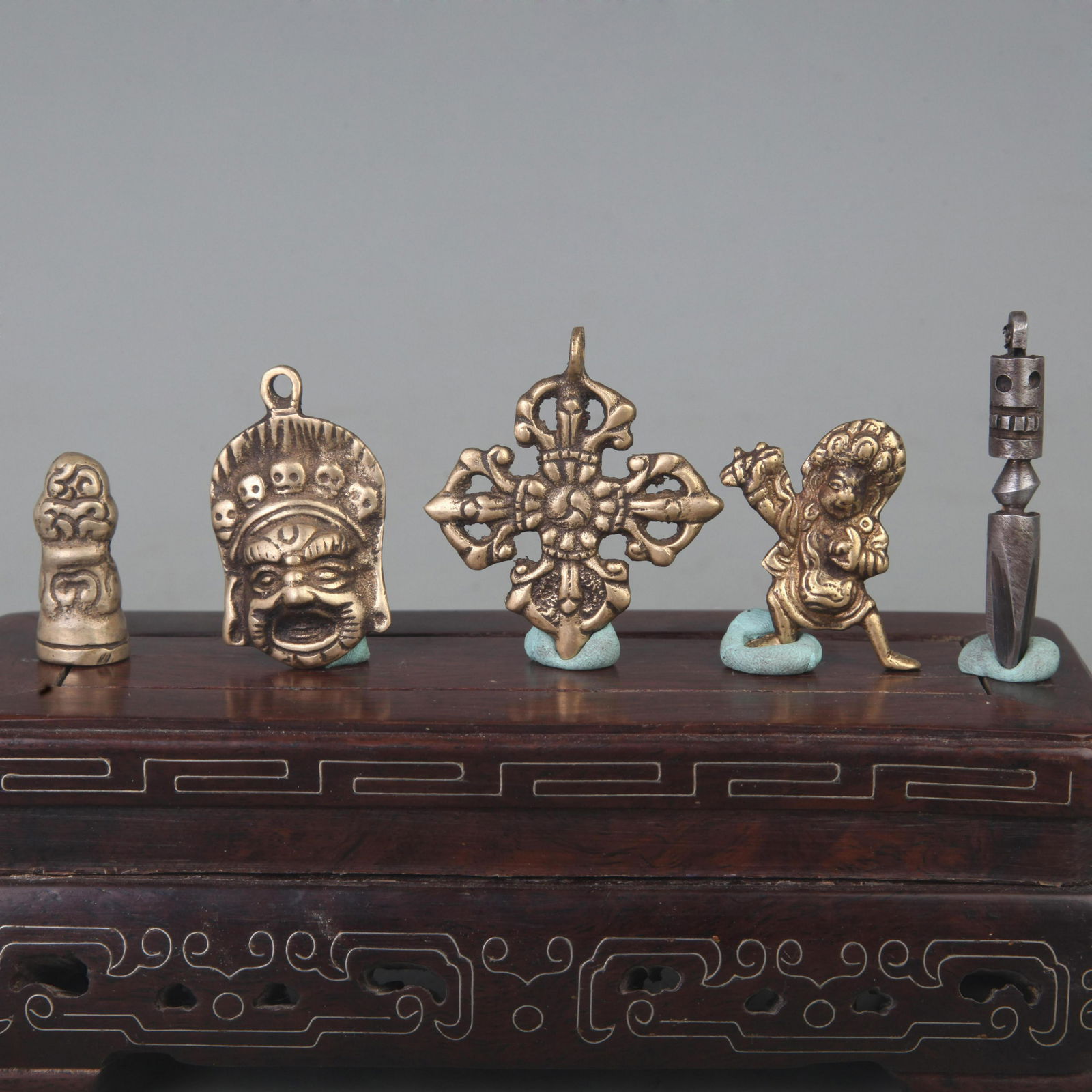 GROUP OF FINE TIBETAN BUDDHISM PENDANT (1 of 7)