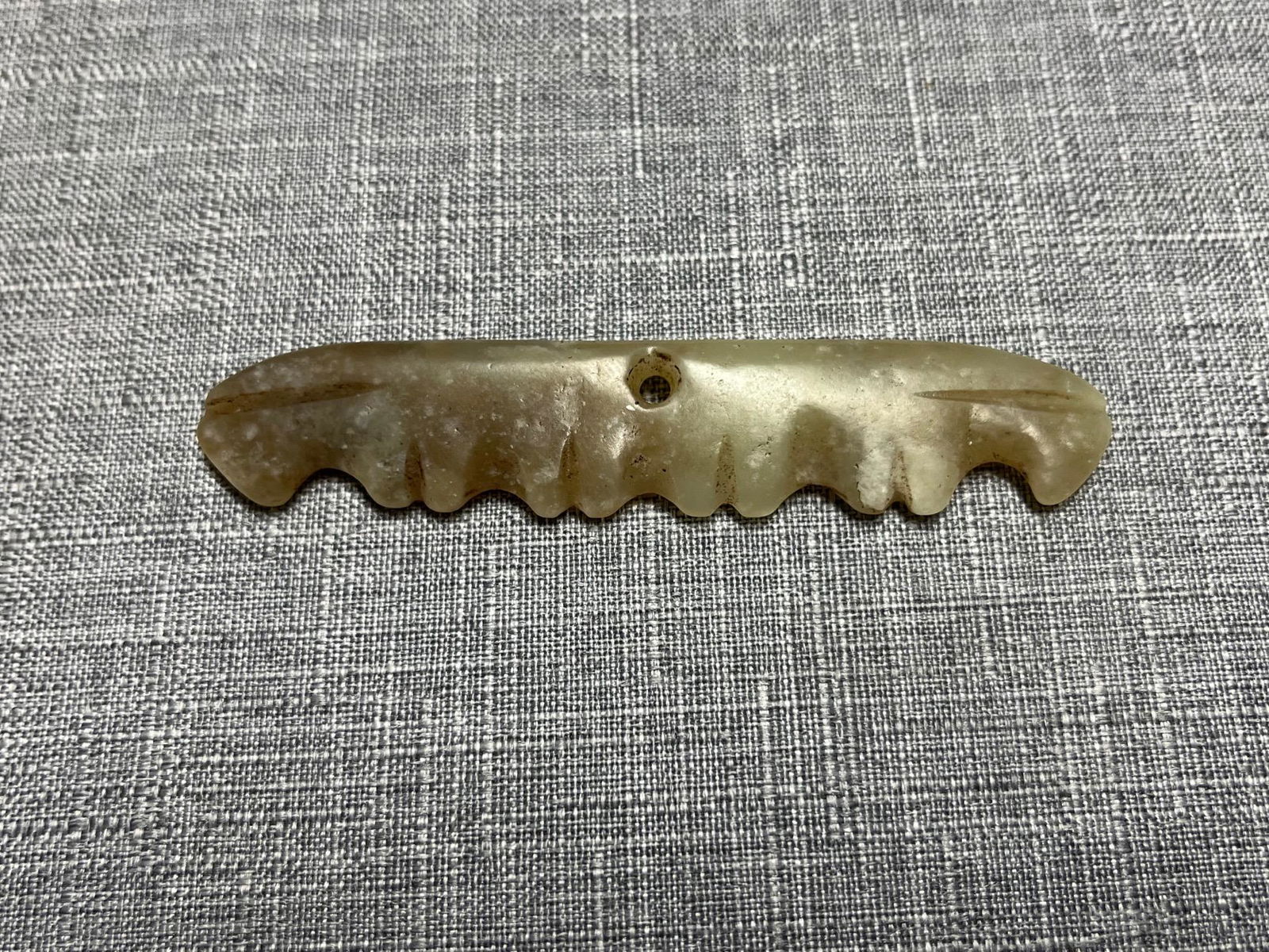 RARE HONG SHAN CULTURE STYLE JADE PENDANT (1 of 5)