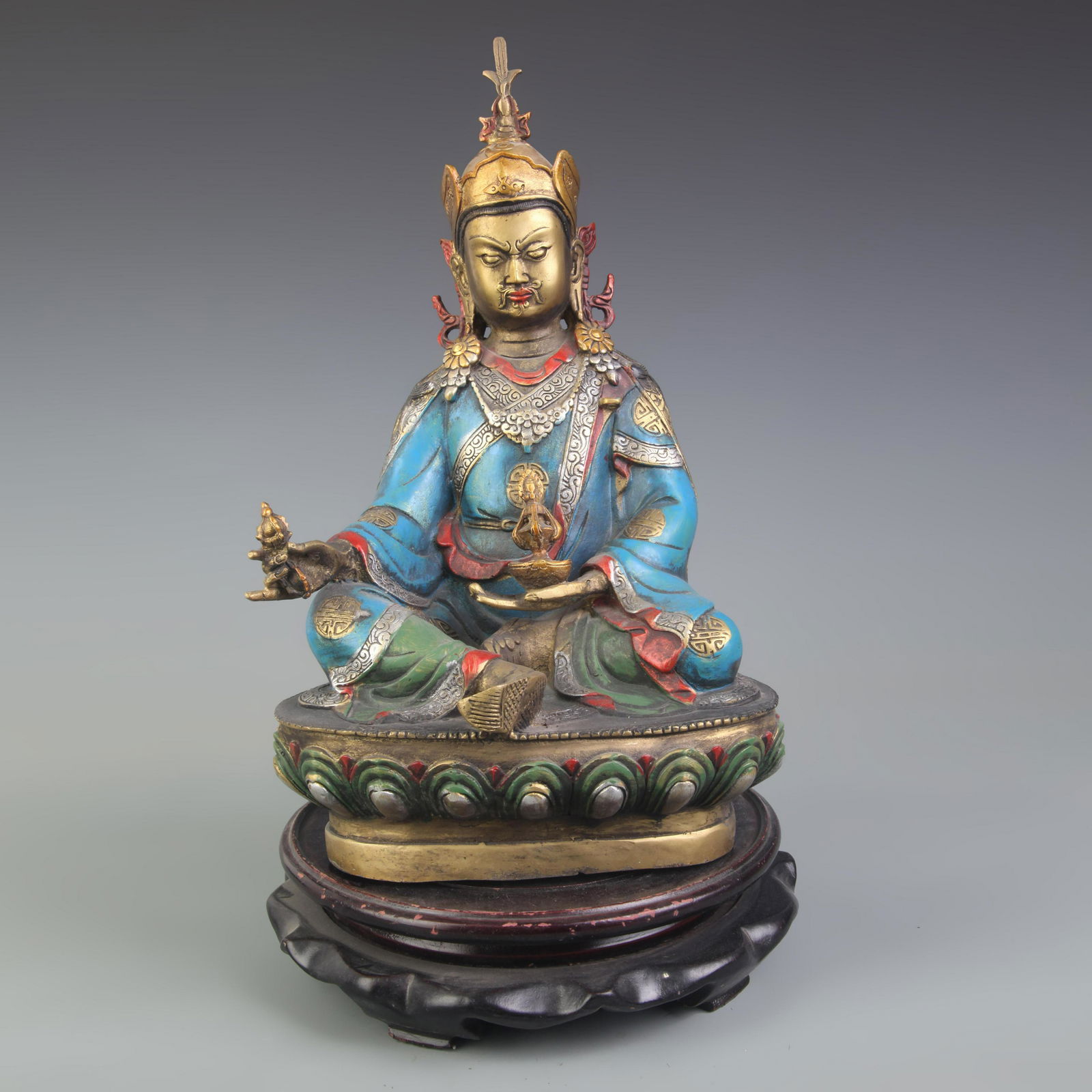 A FINE TIBETAN BUDDHISM BRONZE PADMASAMBHAVA FIGURE (1 of 5)