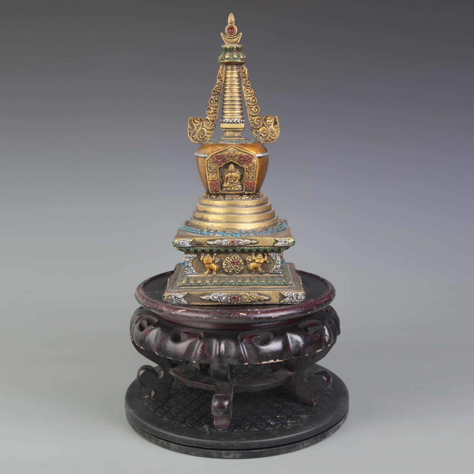 A FINELY MADE TIBETAN BUDDHISM BRONZE STUPA: Qing Dynasty, High: 12.0;Width: 5.7