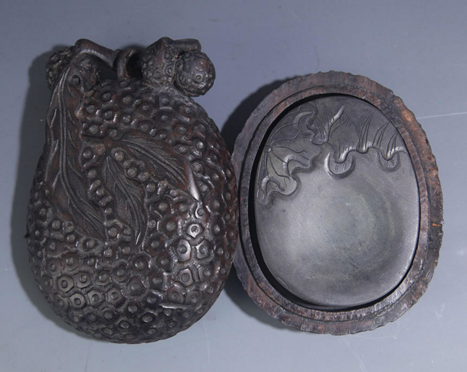 A FINE LITCHI FIGURE STONE INKSTONE WITH BOX (1 of 5)