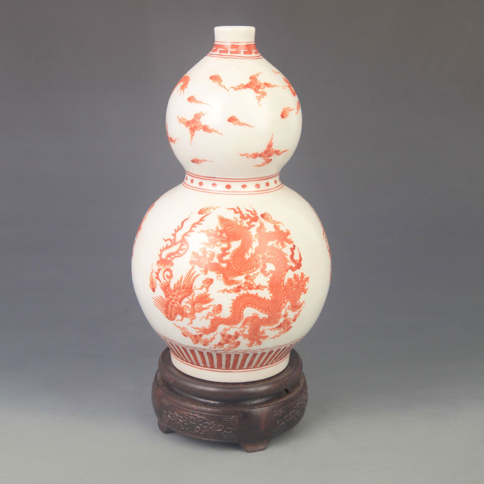 FAMILLE ROSE DRAGON PATTERN CALABASH SHAPED VASE (1 of 5)
