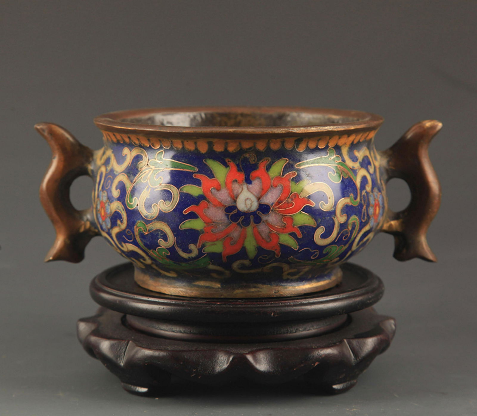 A FINE  BRONZE CLOISONNE ENAMEL DOUBLE HANDLE CENSER (1 of 7)
