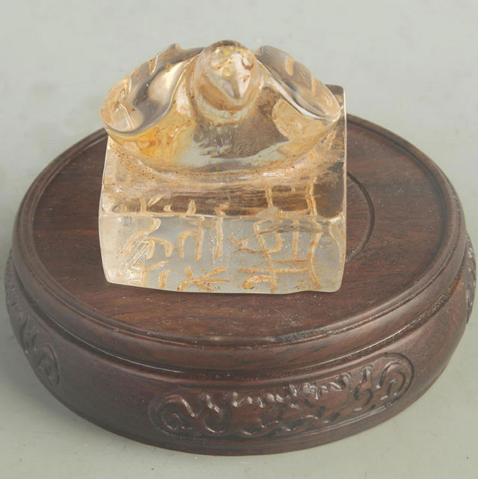 A FINE BIRD CARVING CRYSTAL MADE SEAL (1 of 6)