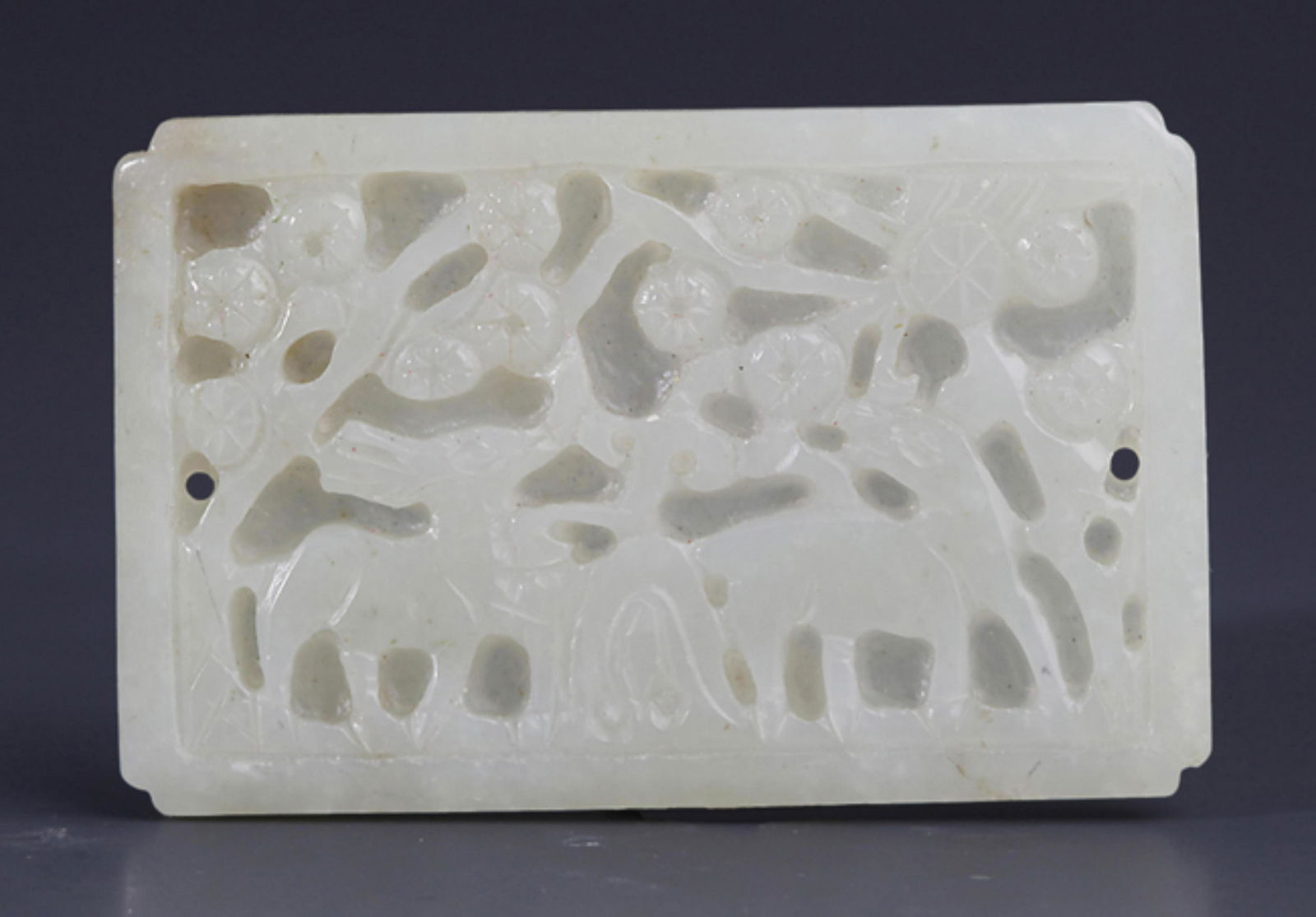 A FINE PALE CELADON JADE PENDANT (1 of 3)