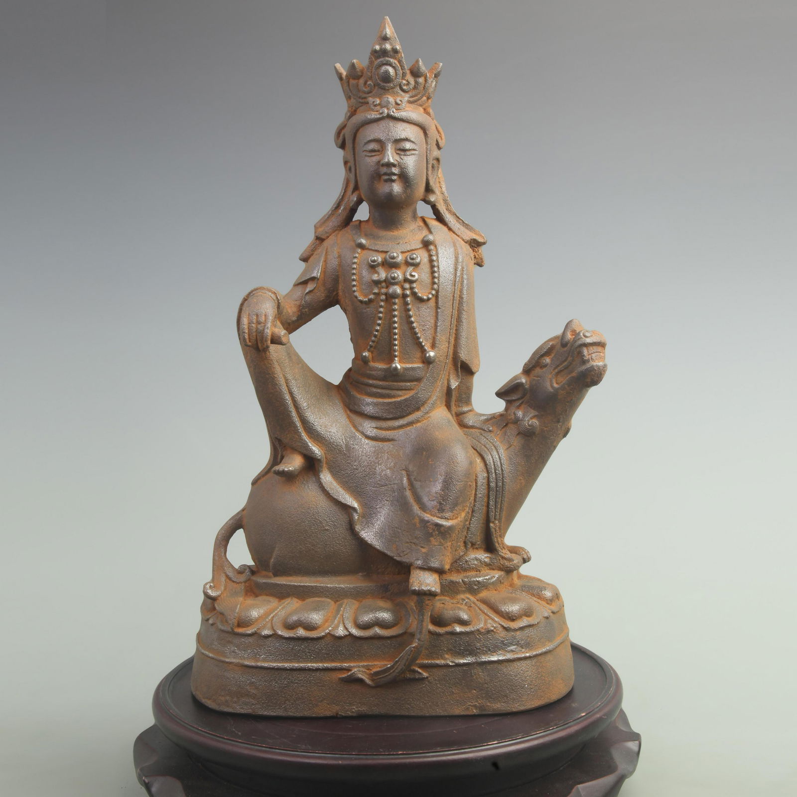 A FINE CAST IRON BUDDHA STATUE (1 of 6)