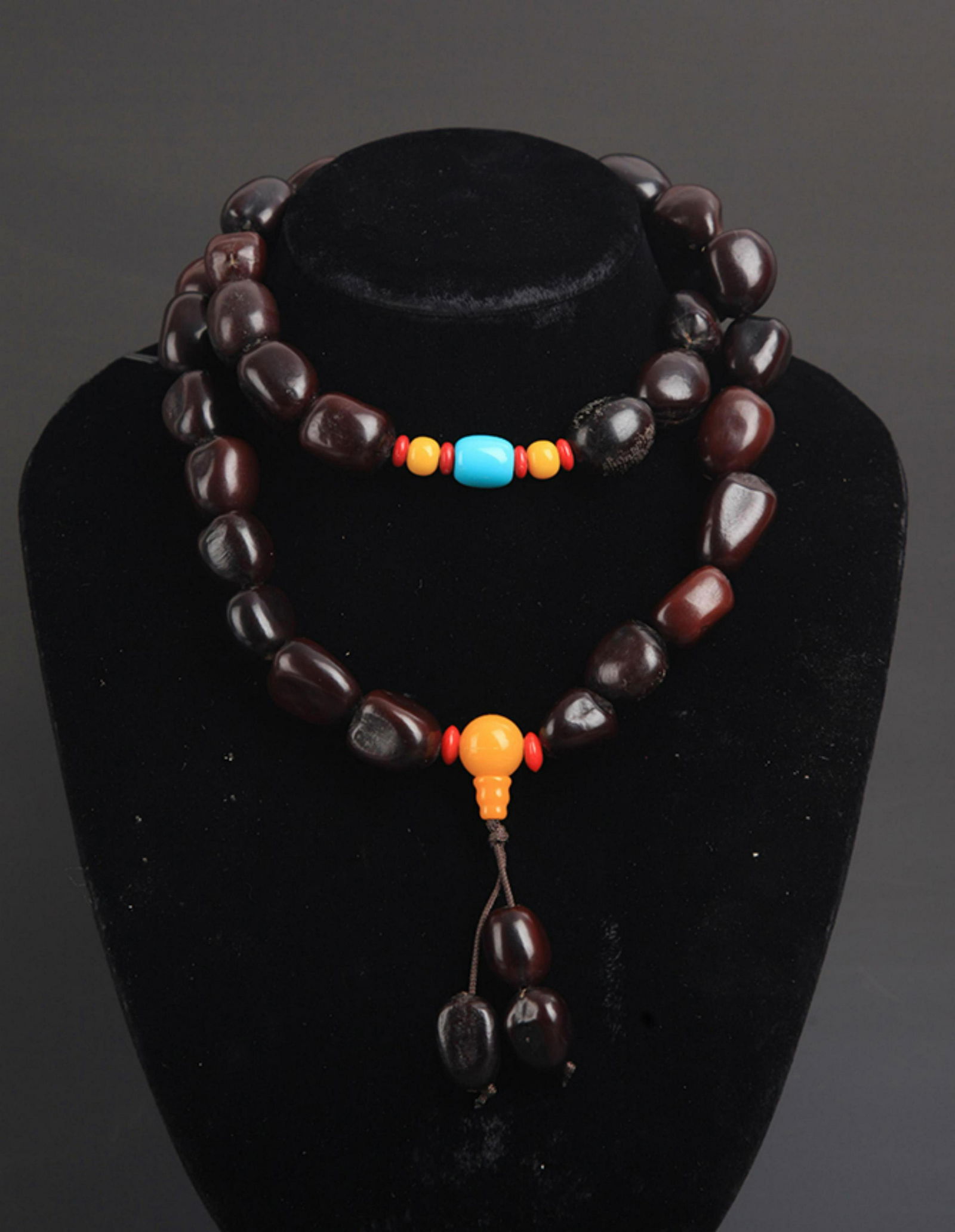 A FINE PU TI SEED PRAYER BEADS NECKLACE (1 of 4)