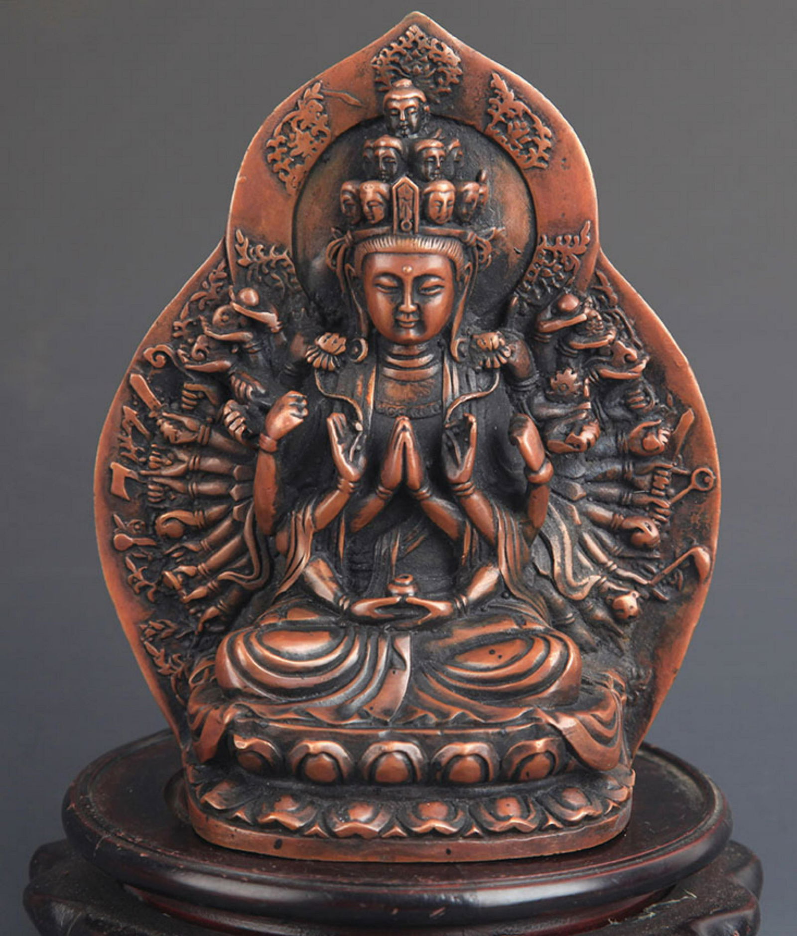 A FINELY CARVED THOUSAND HAND GUAN YIN BUDDHA (1 of 6)