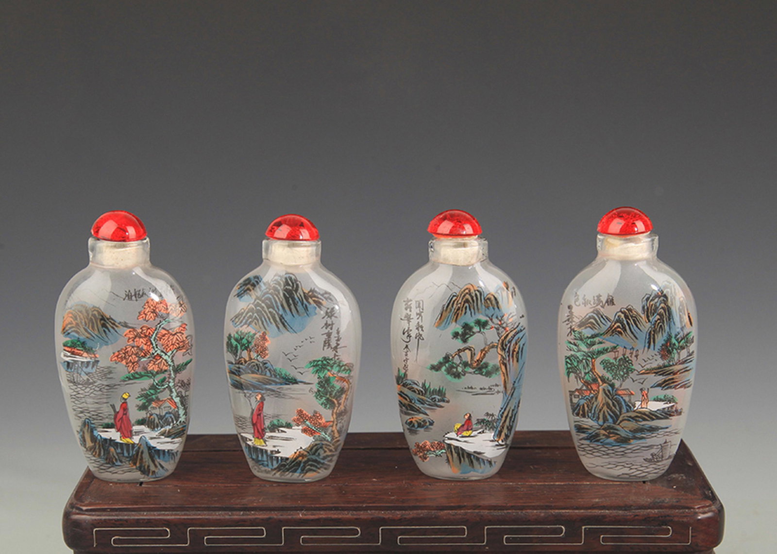 A LANDSCAPE PAINTED GLASS SNUFF BOTTLE: Modern, High:3.0 inch; Width:1.5 inch