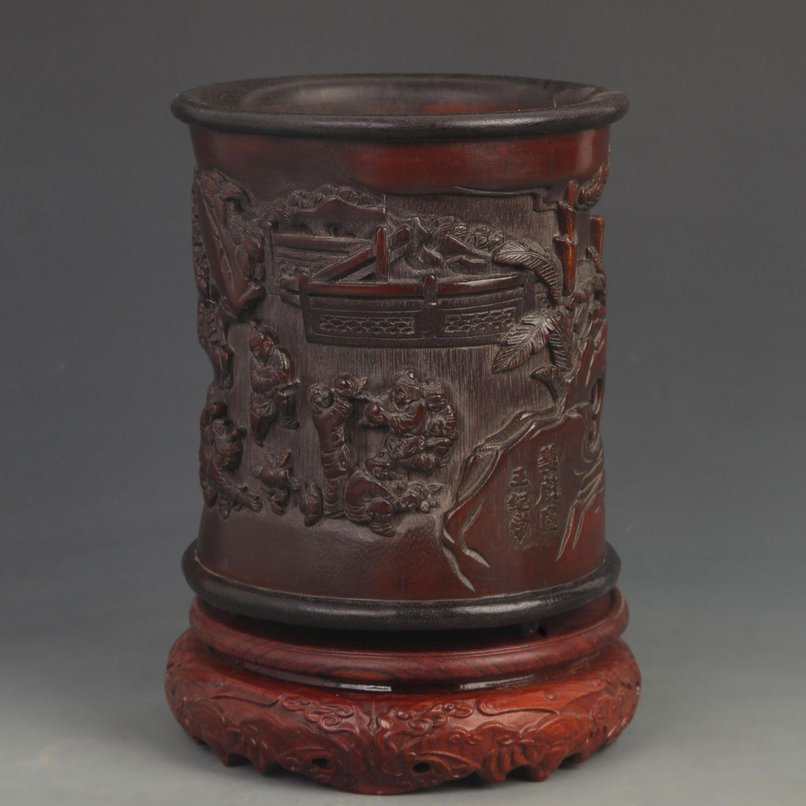 A FINE BOY CARVING BAMBOO ROOT PEN HOLDER (1 of 4)