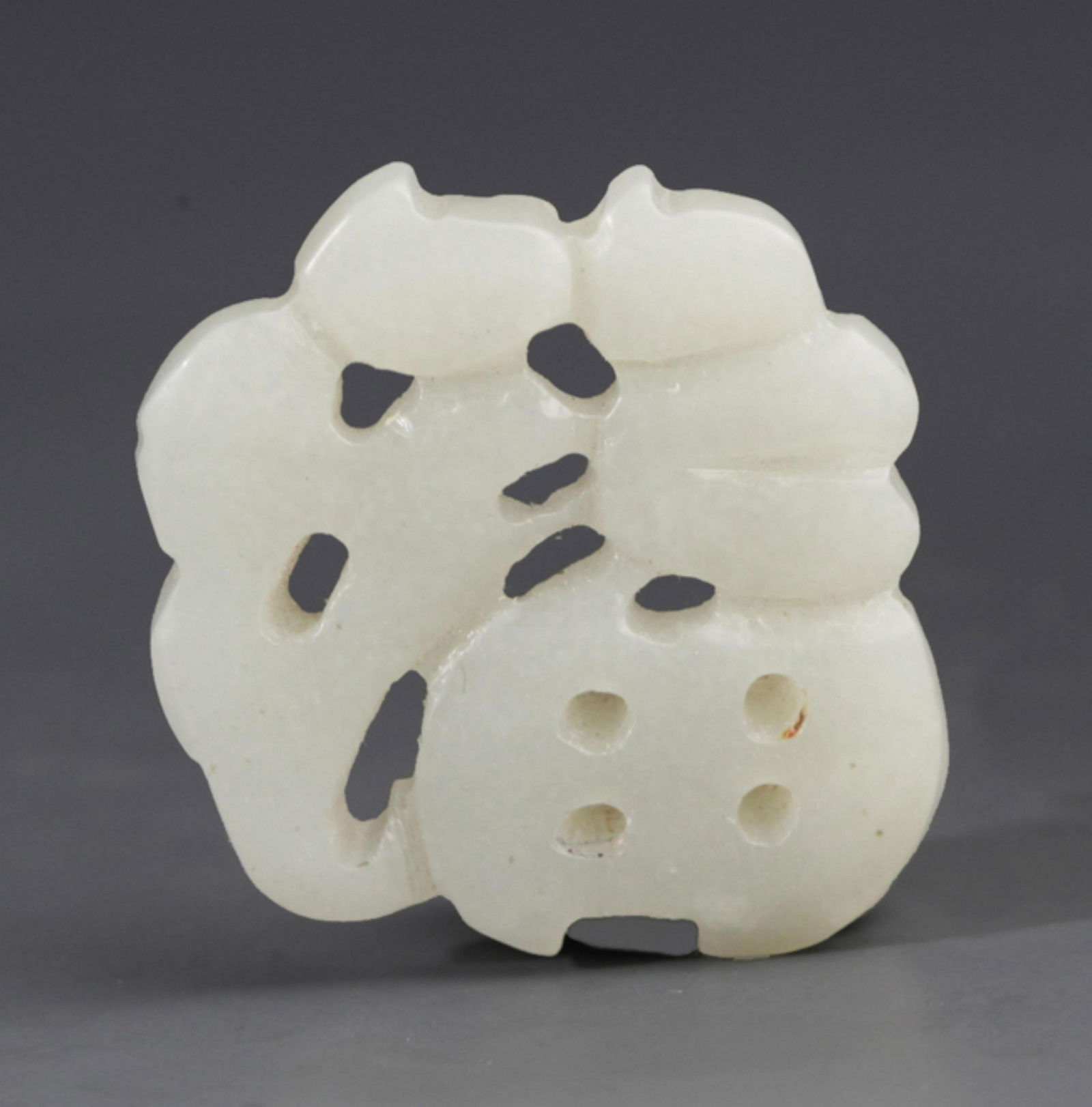 A FINE CHARACTER PATTERN CARVING JADE PENDANT (1 of 3)