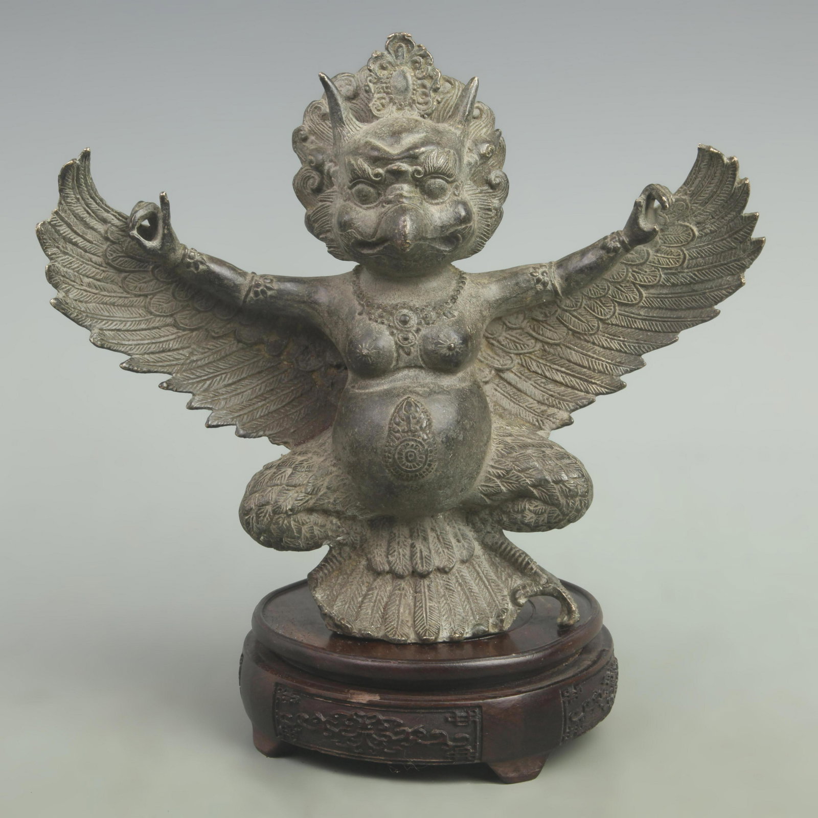 A FINE BRONZE TIBETAN TIBETAN STATUE: Qing Dynasty, High:8.5 inch; Width: 9.5 inch