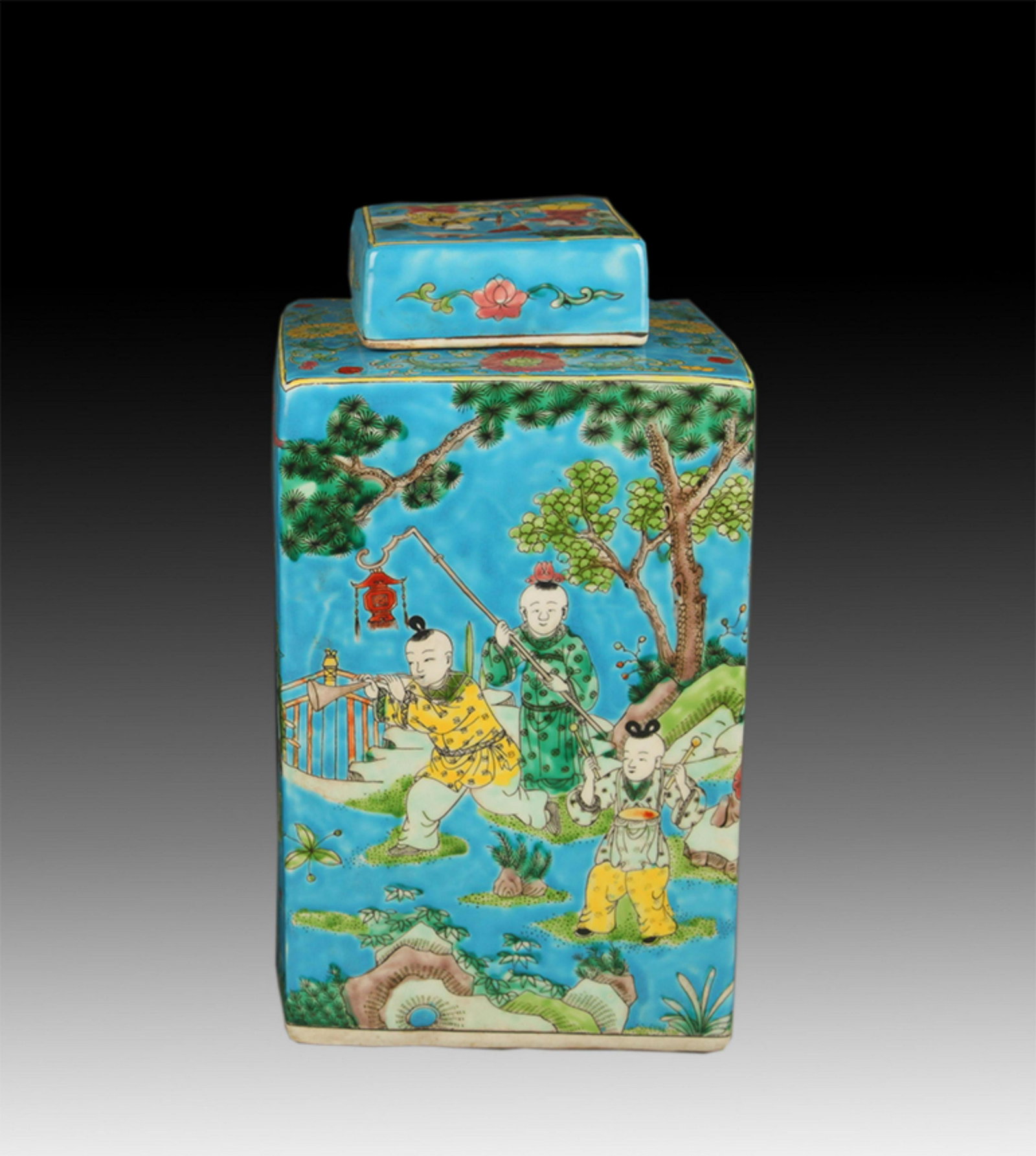 A BLUE GROUND FAMILLE ROSE BOY PATTERN SQUARE VASE: Qing Dynasty, High: 13.25 inch;Width: 7.0 inch